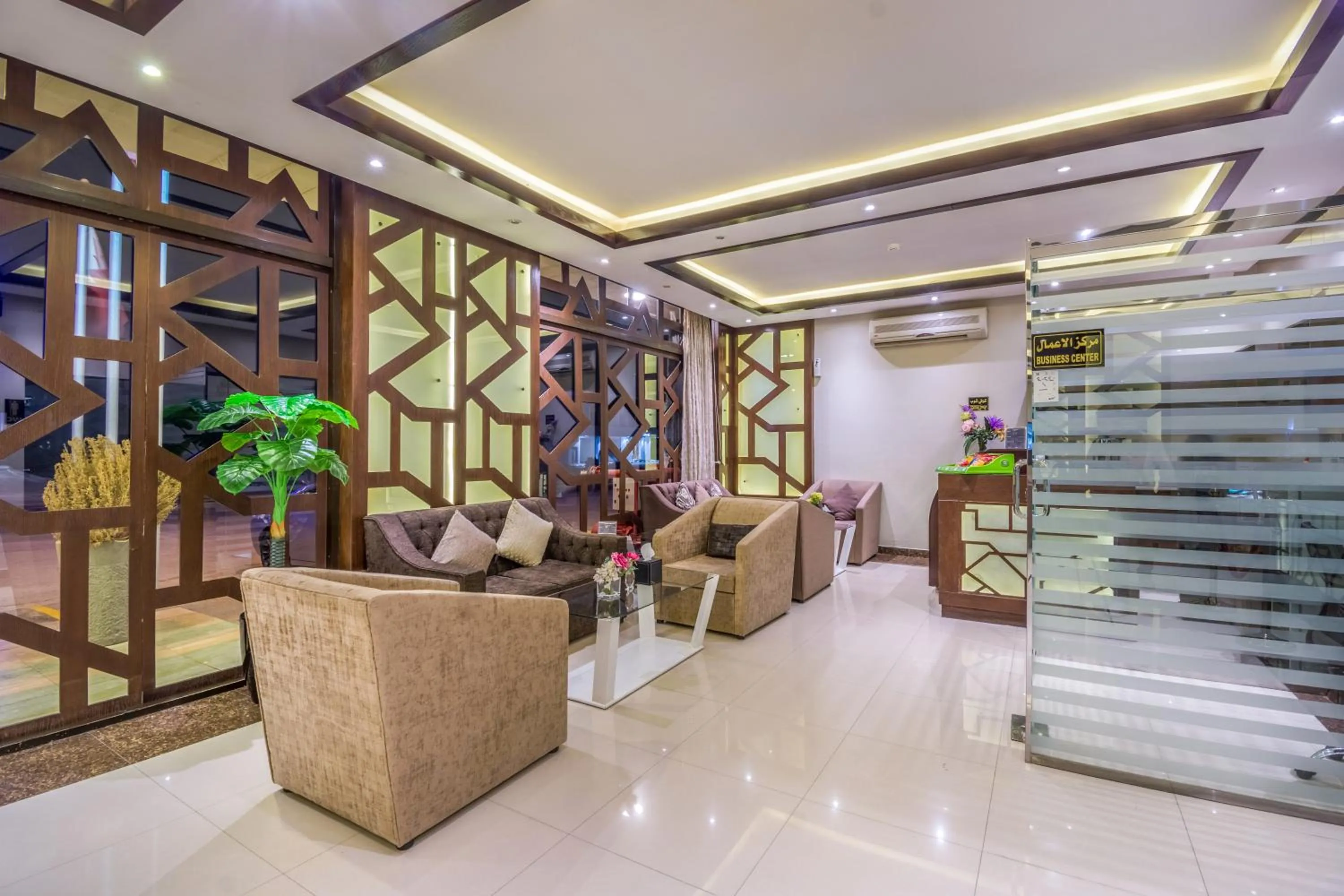 Lobby or reception in Al Muhaidb Residence Al Narges