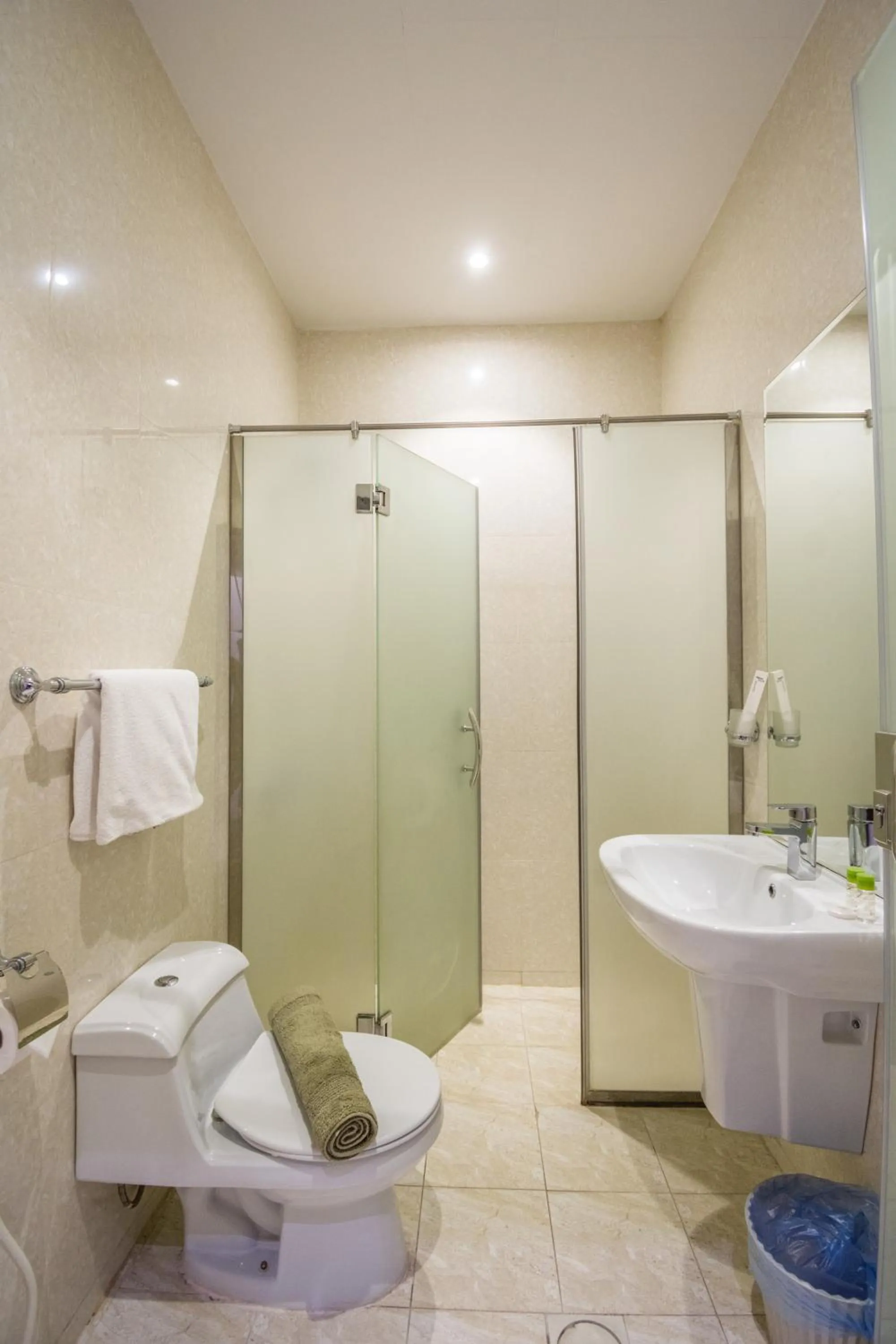 Bathroom in Al Muhaidb Residence Al Narges