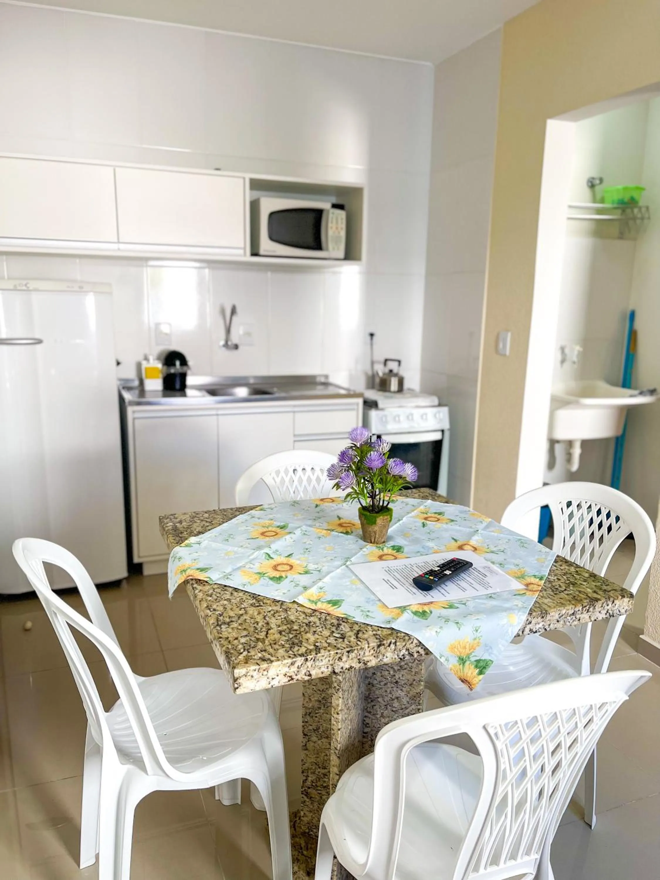 Kitchen or kitchenette in Pousada Gomes