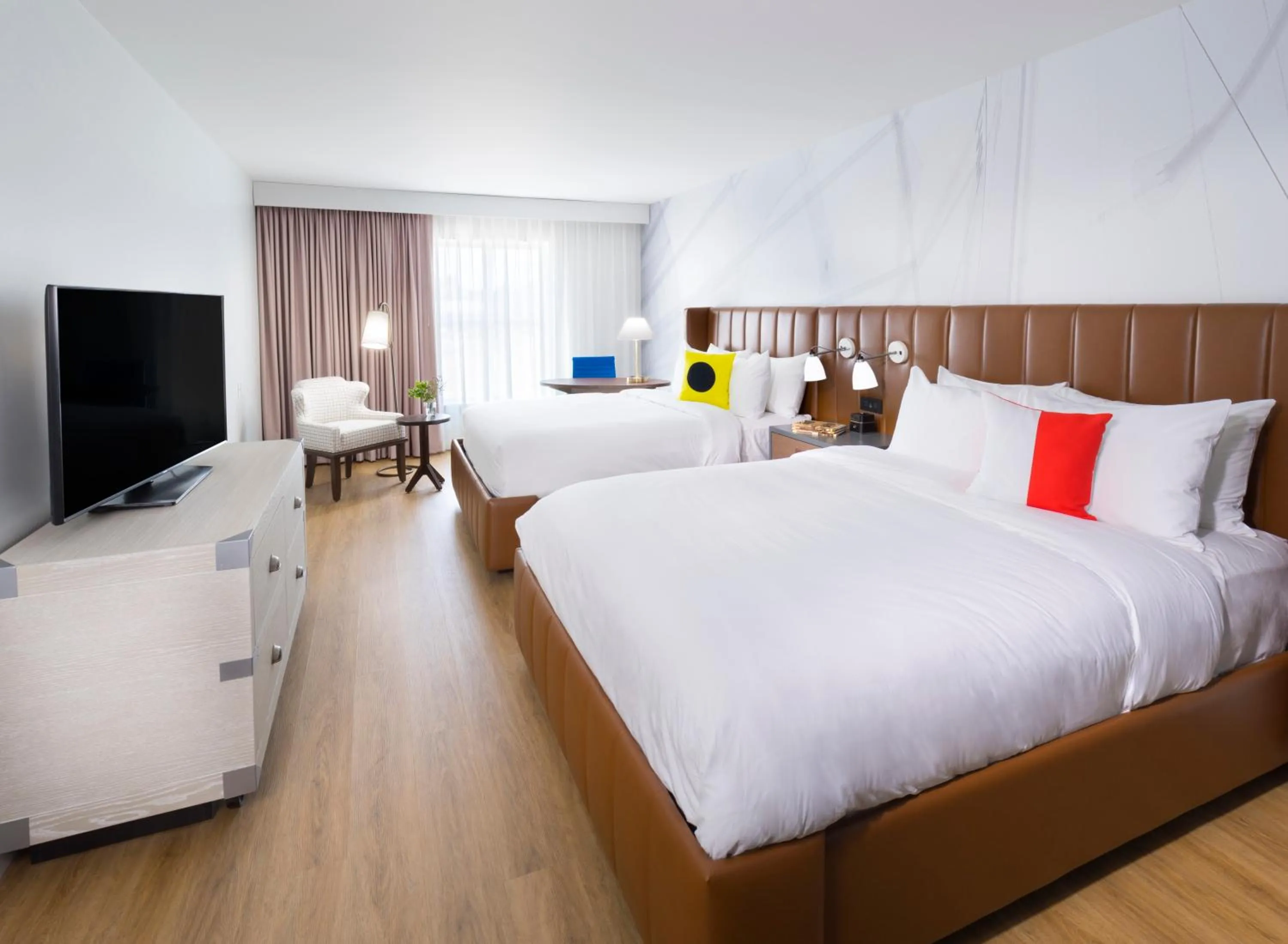 Photo of the whole room, Bed in Hotel Indigo Old Town Alexandria by IHG