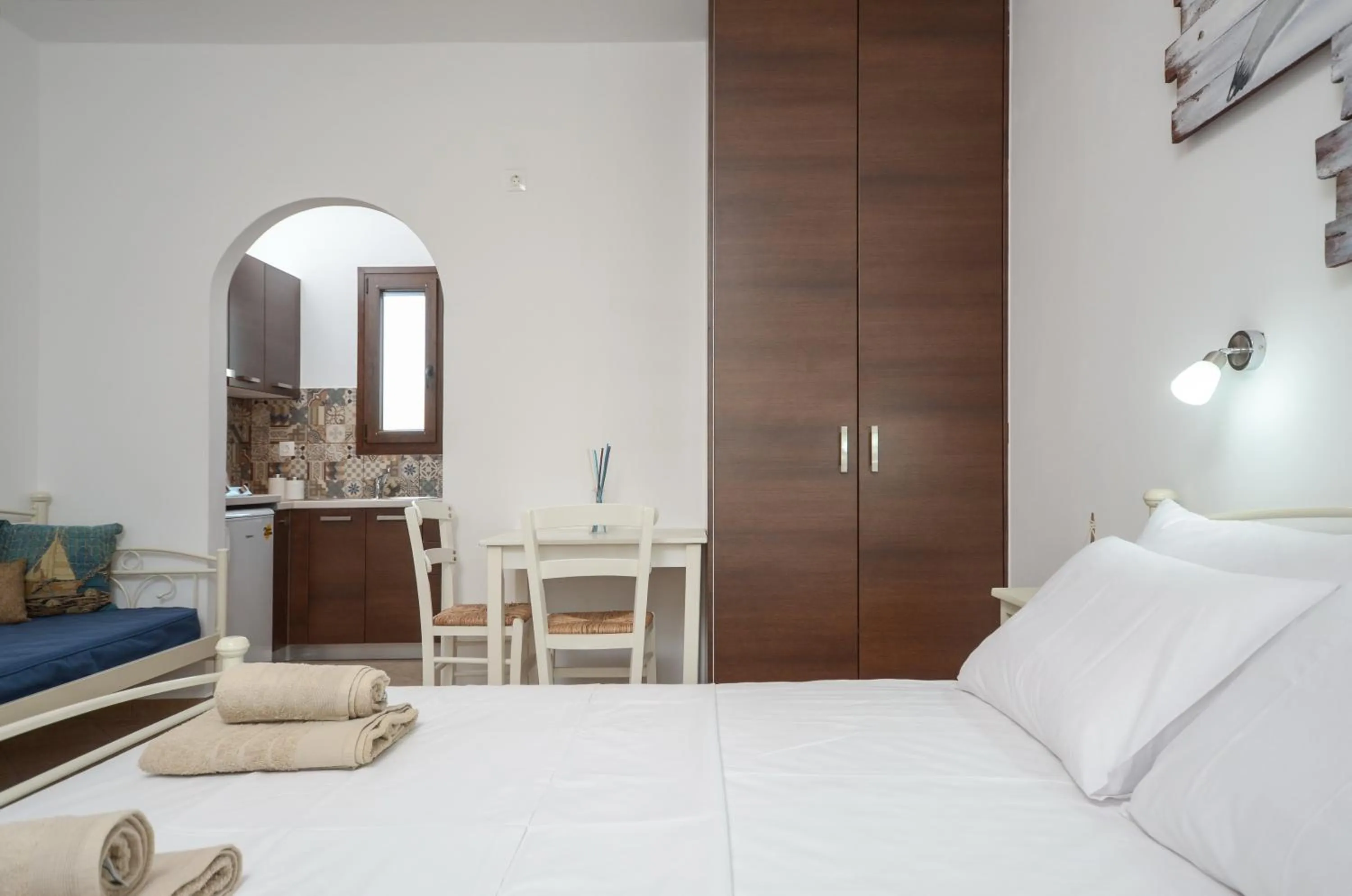 Photo of the whole room, Bed in Villa Kastraki