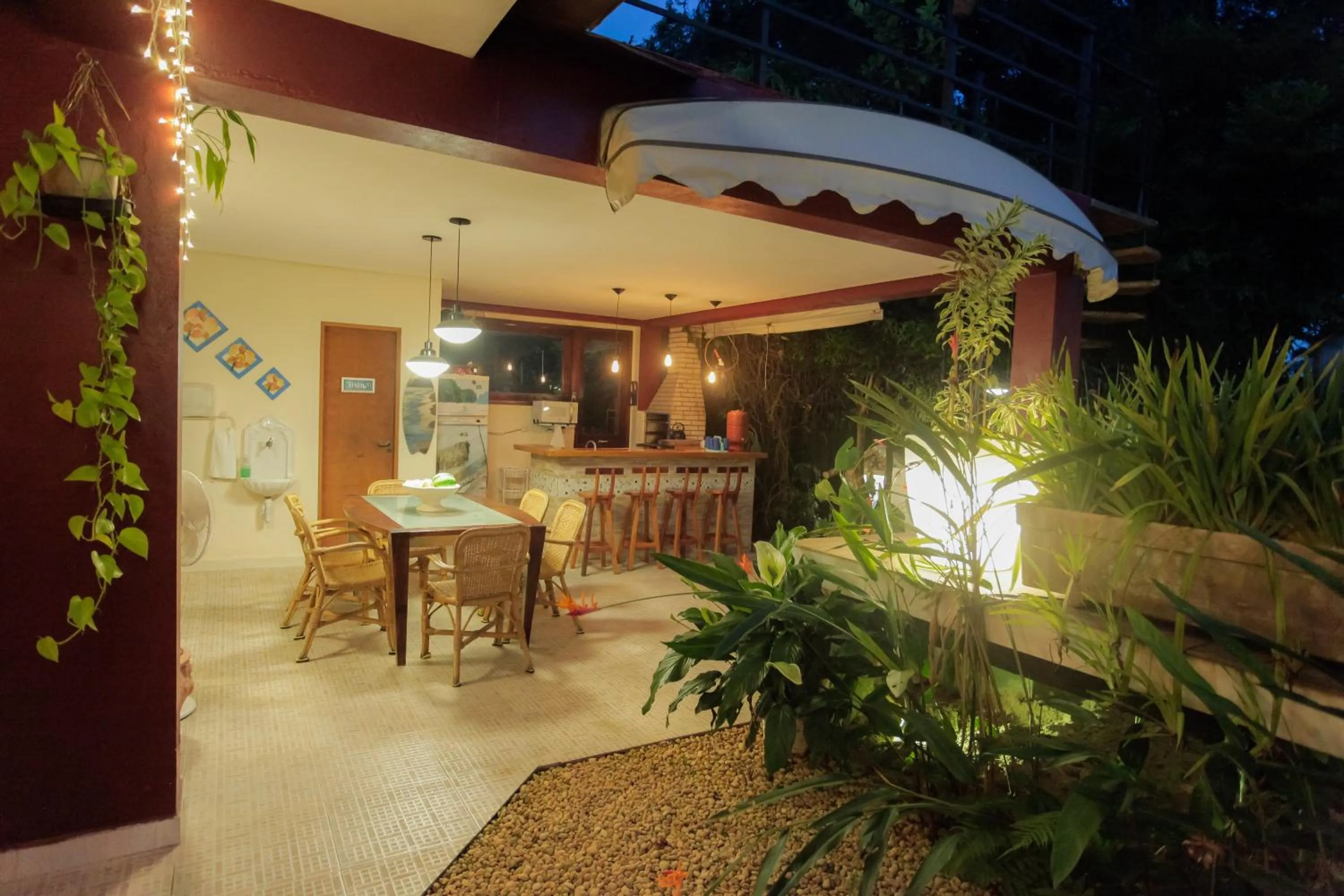 Communal kitchen in Ubatuba Ecologic Pousada