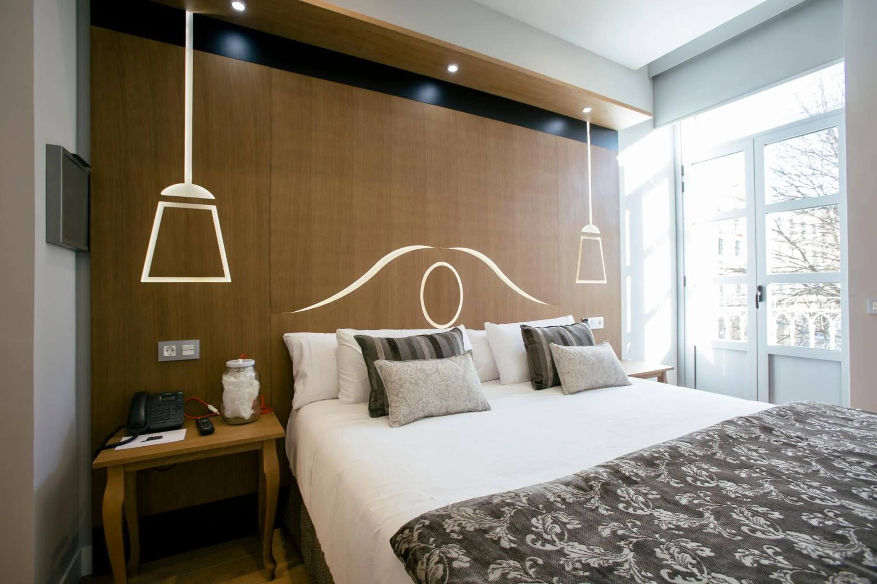 Bedroom, Bed in Legazpi Doce Rooms & Suites