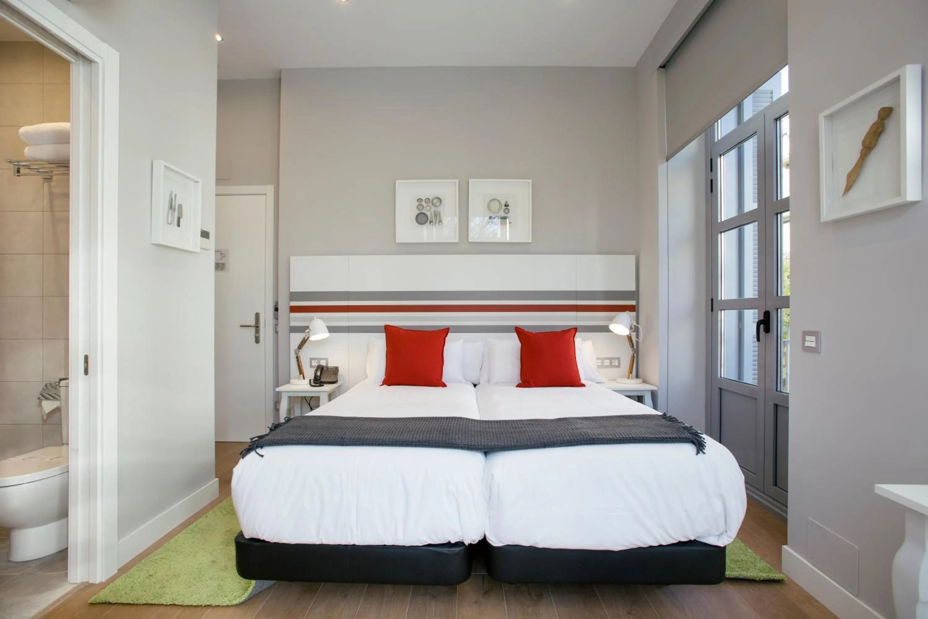 Photo of the whole room, Bed in Legazpi Doce Rooms & Suites