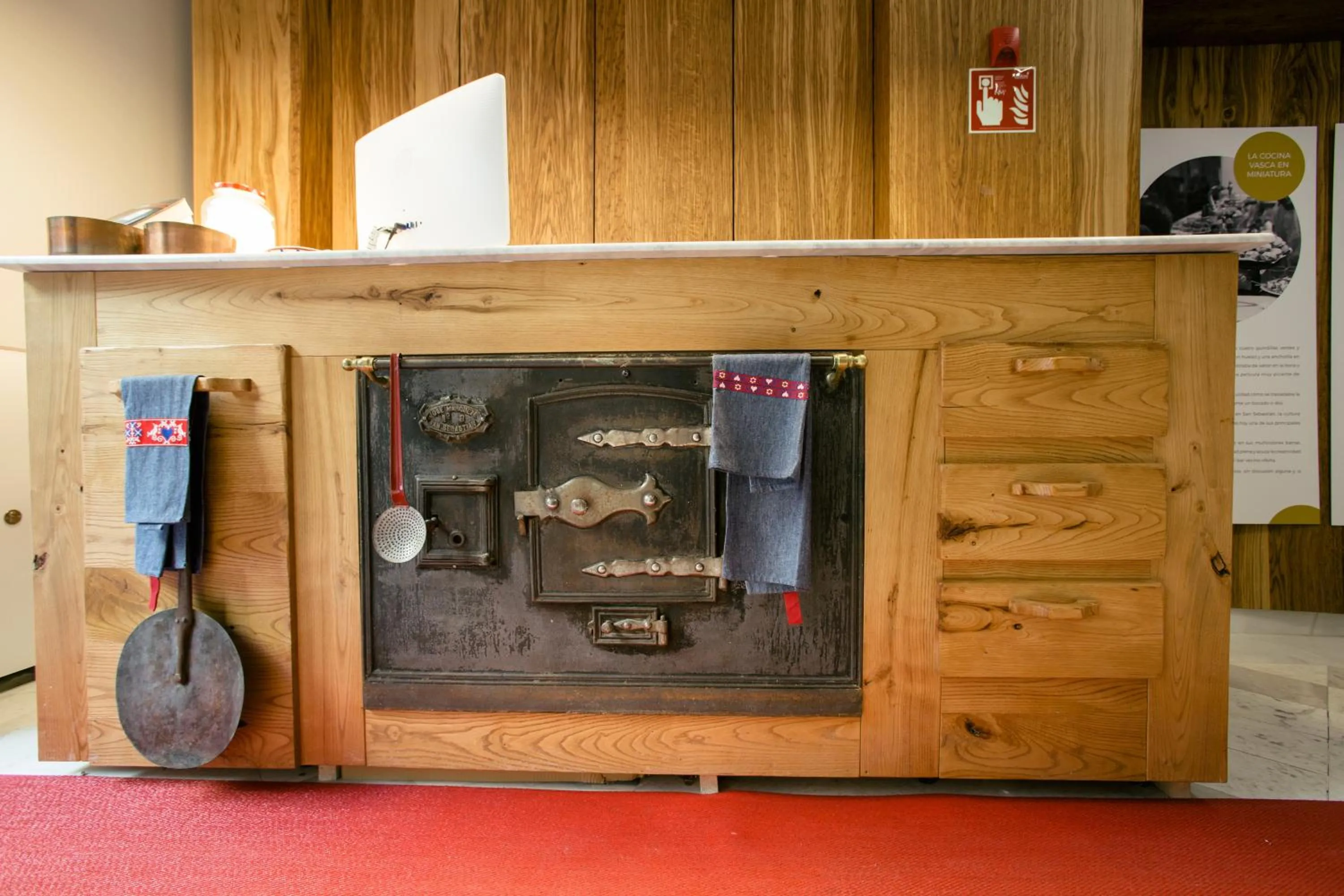 Decorative detail in Legazpi Doce Rooms & Suites