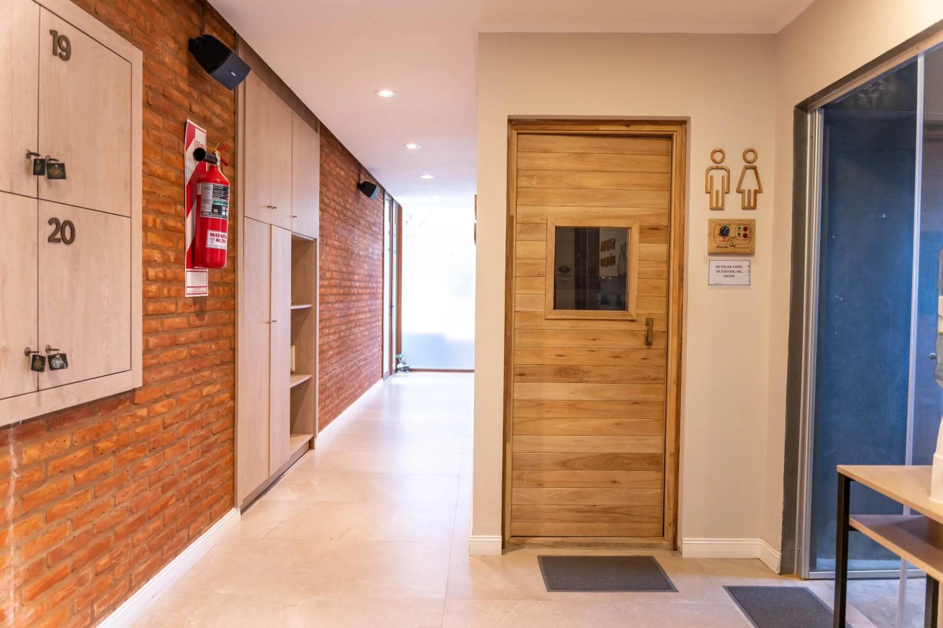 microwave in O2 Hotel Valeria del Mar