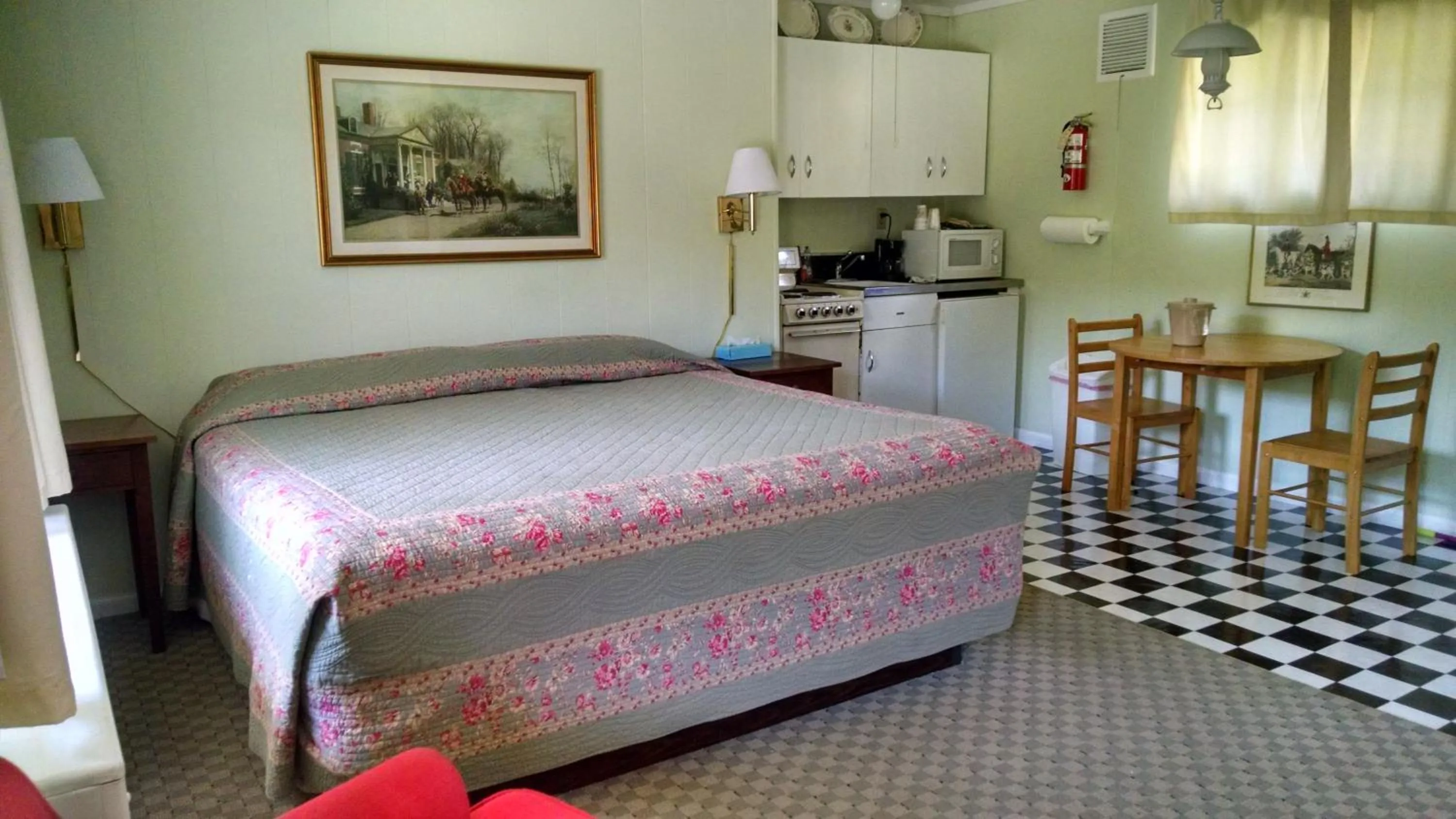 Bed in Roseloe Motel