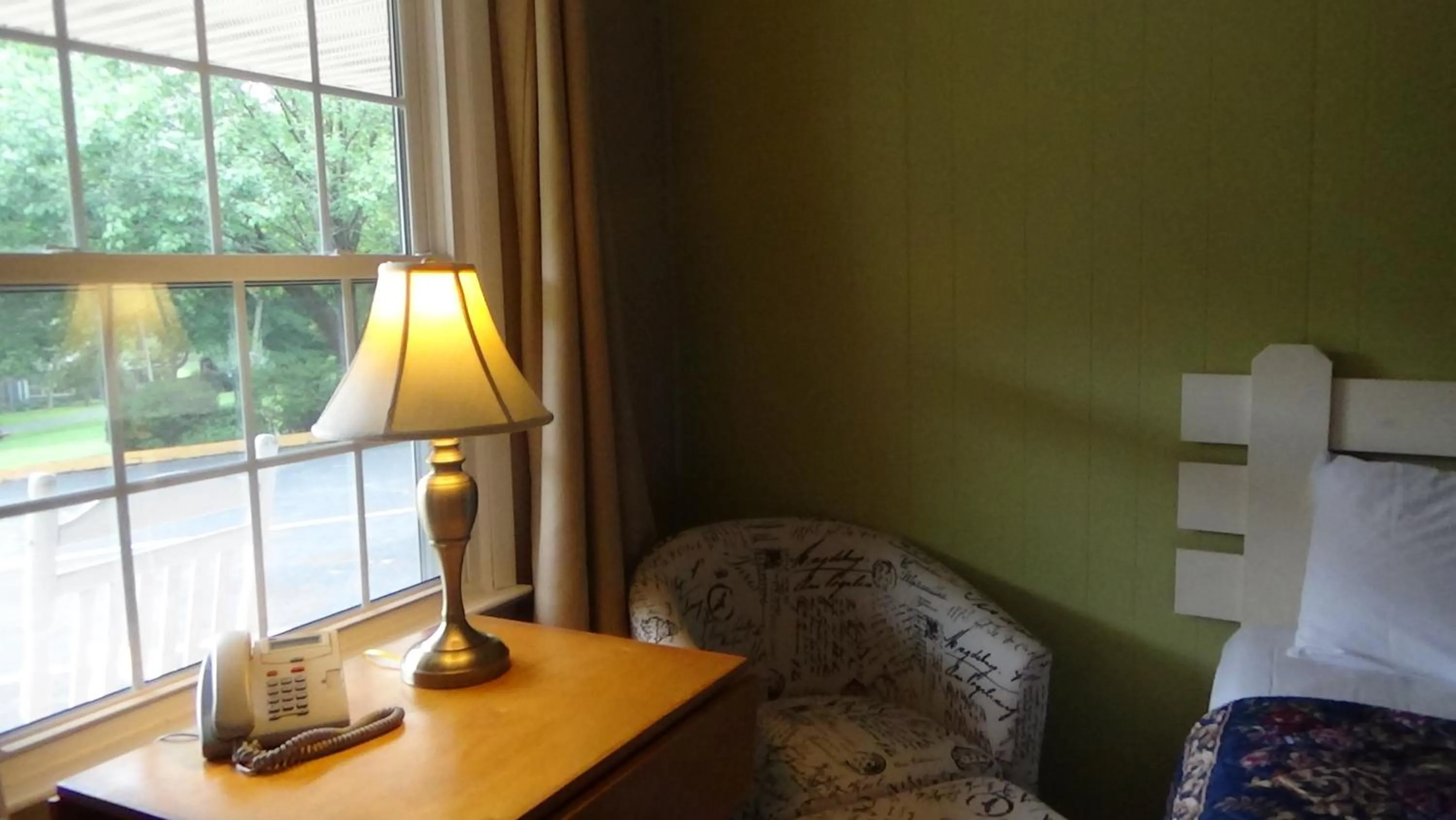 Bed in Roseloe Motel