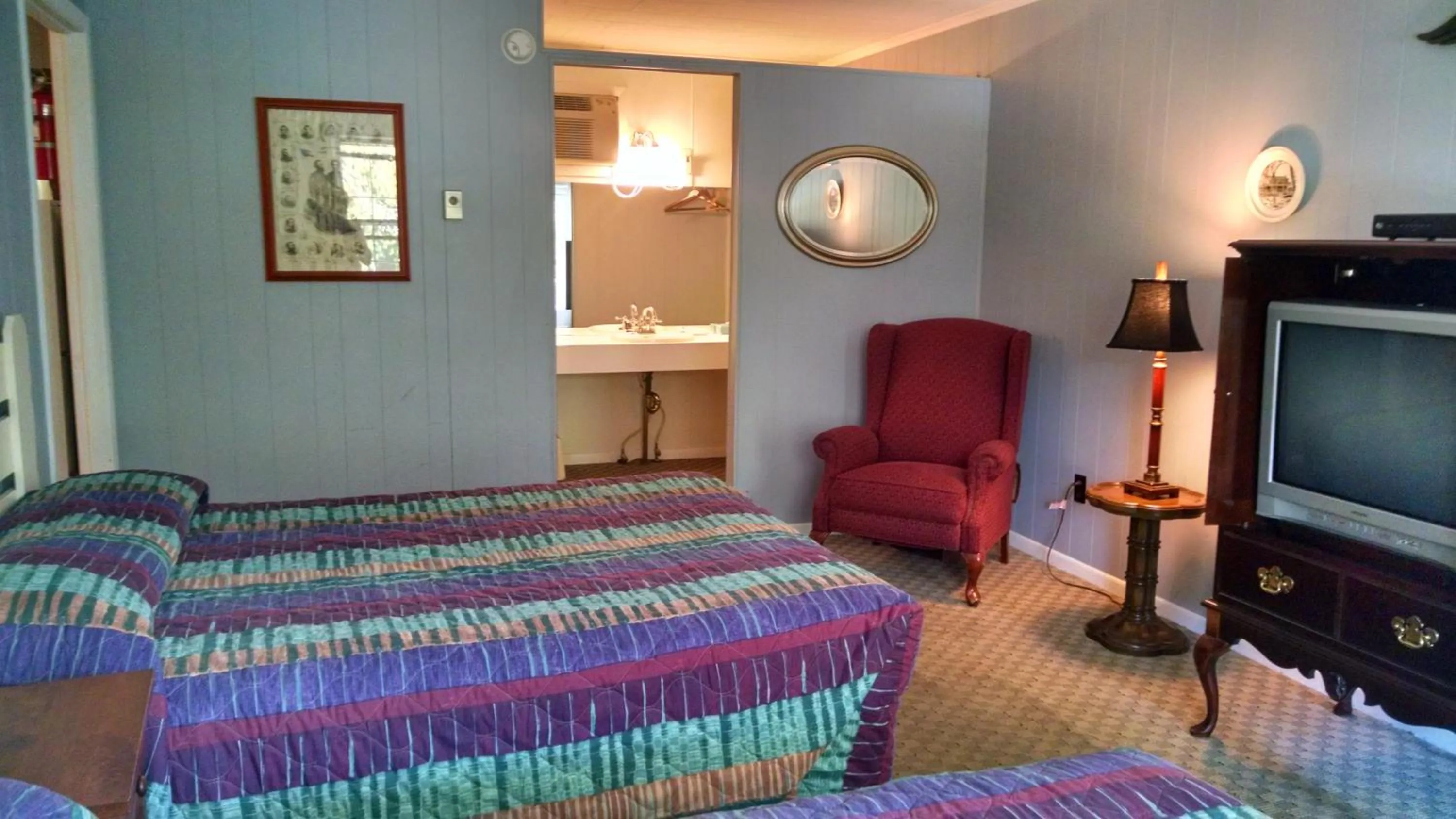 TV and multimedia, Bed in Roseloe Motel