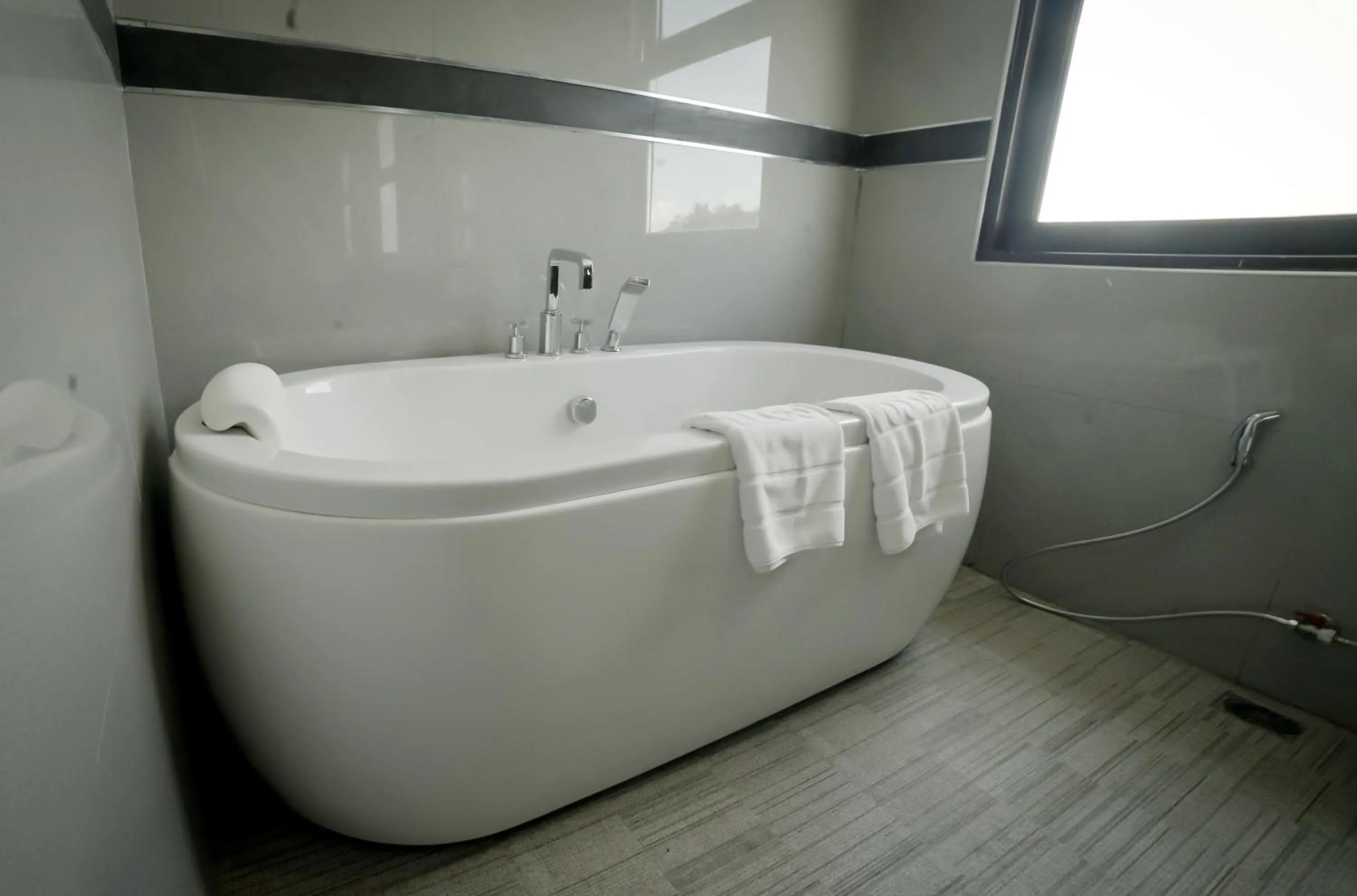 Bathroom in Gallery Design - SHA Extra Plus