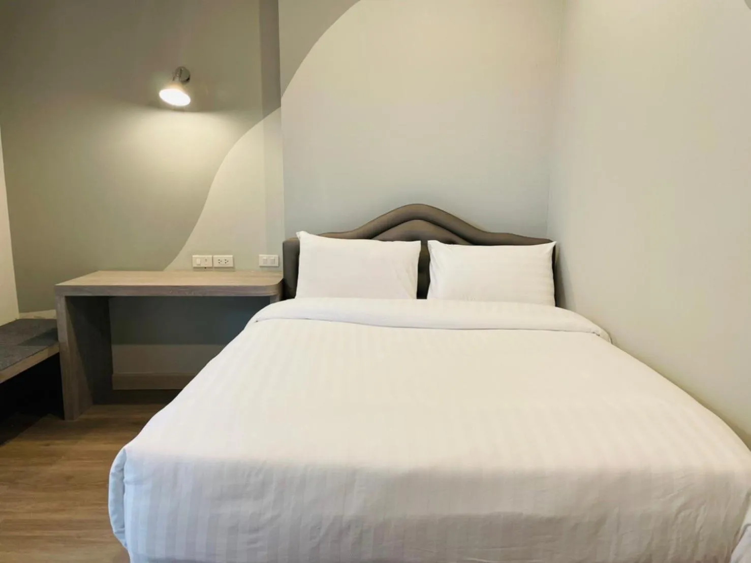 Photo of the whole room, Bed in Gallery Design - SHA Extra Plus