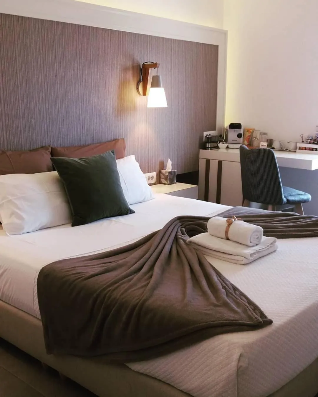 Bedroom, Bed in Platia