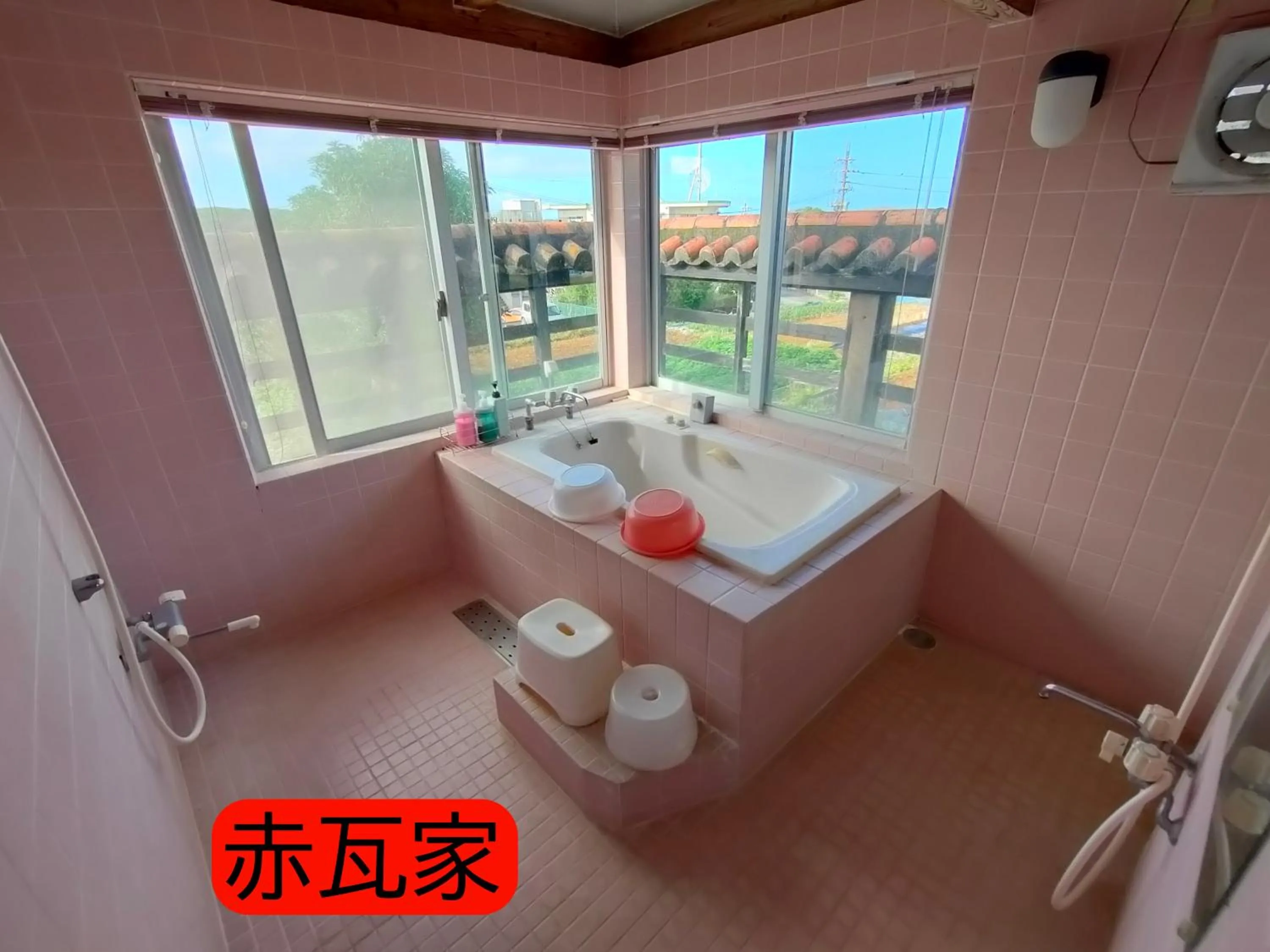 Shower, Bed in Cottage Canac