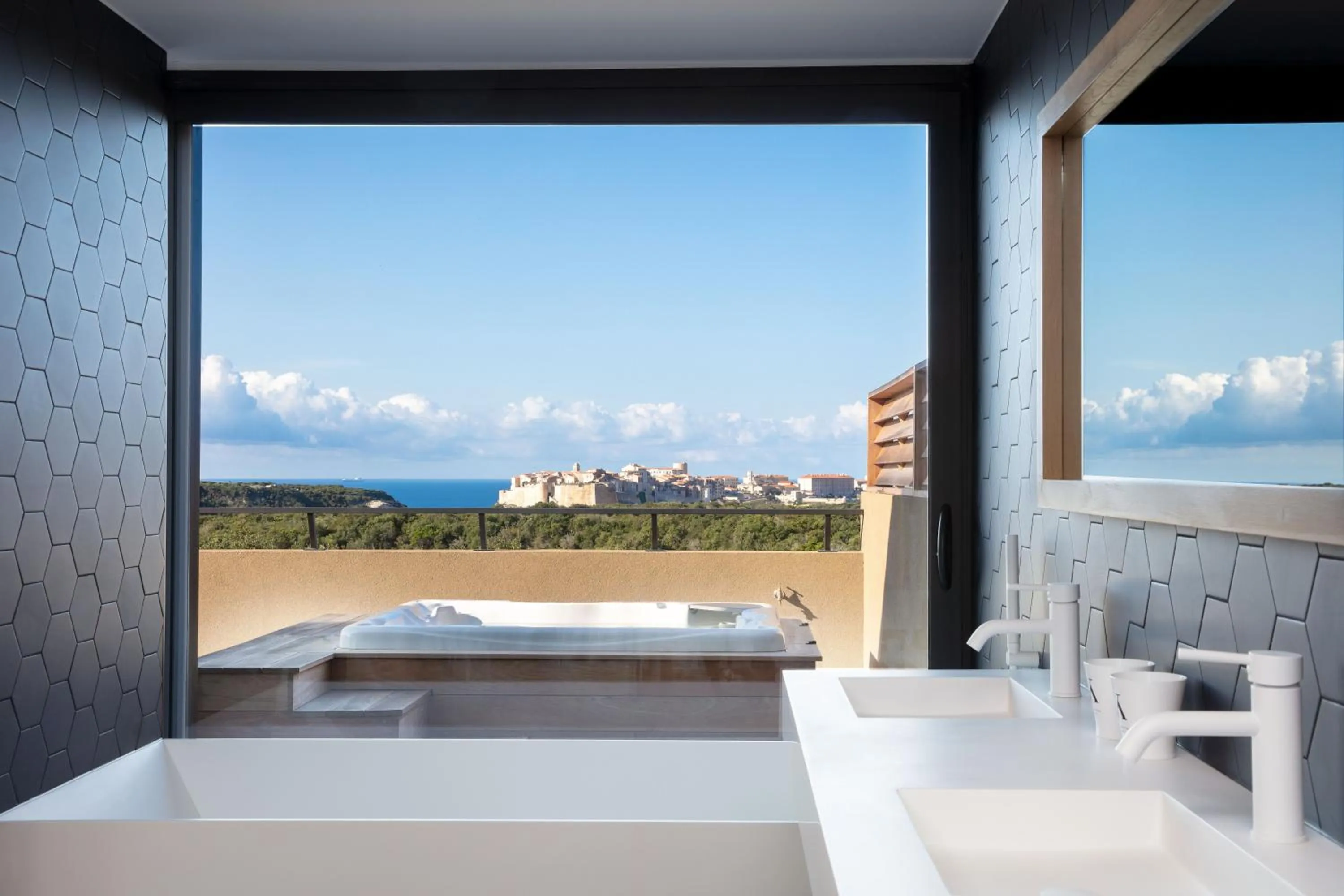 Shower in Hôtel & Spa Version Maquis Citadelle