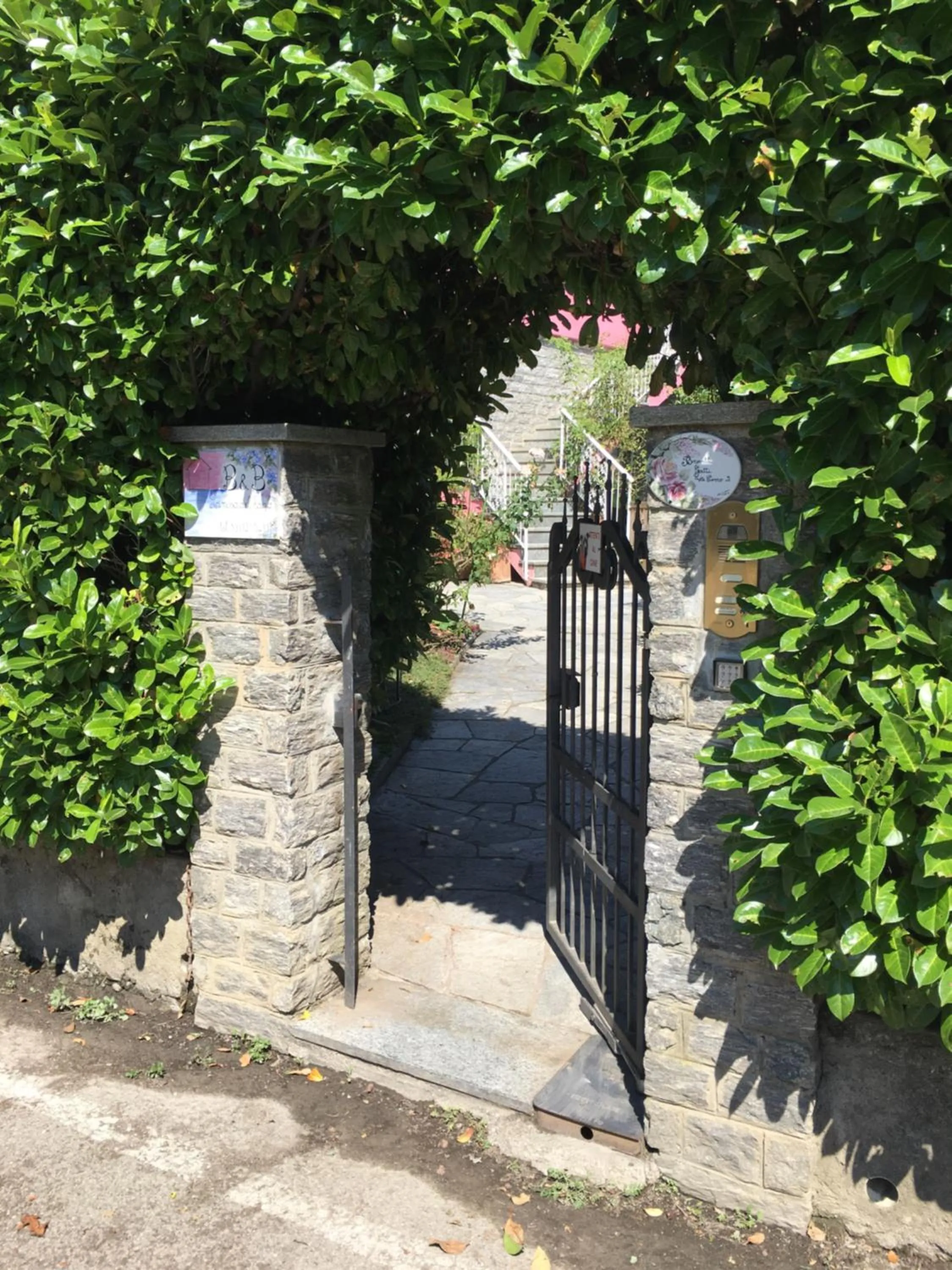 Property building in B&B La Rosa del Lago