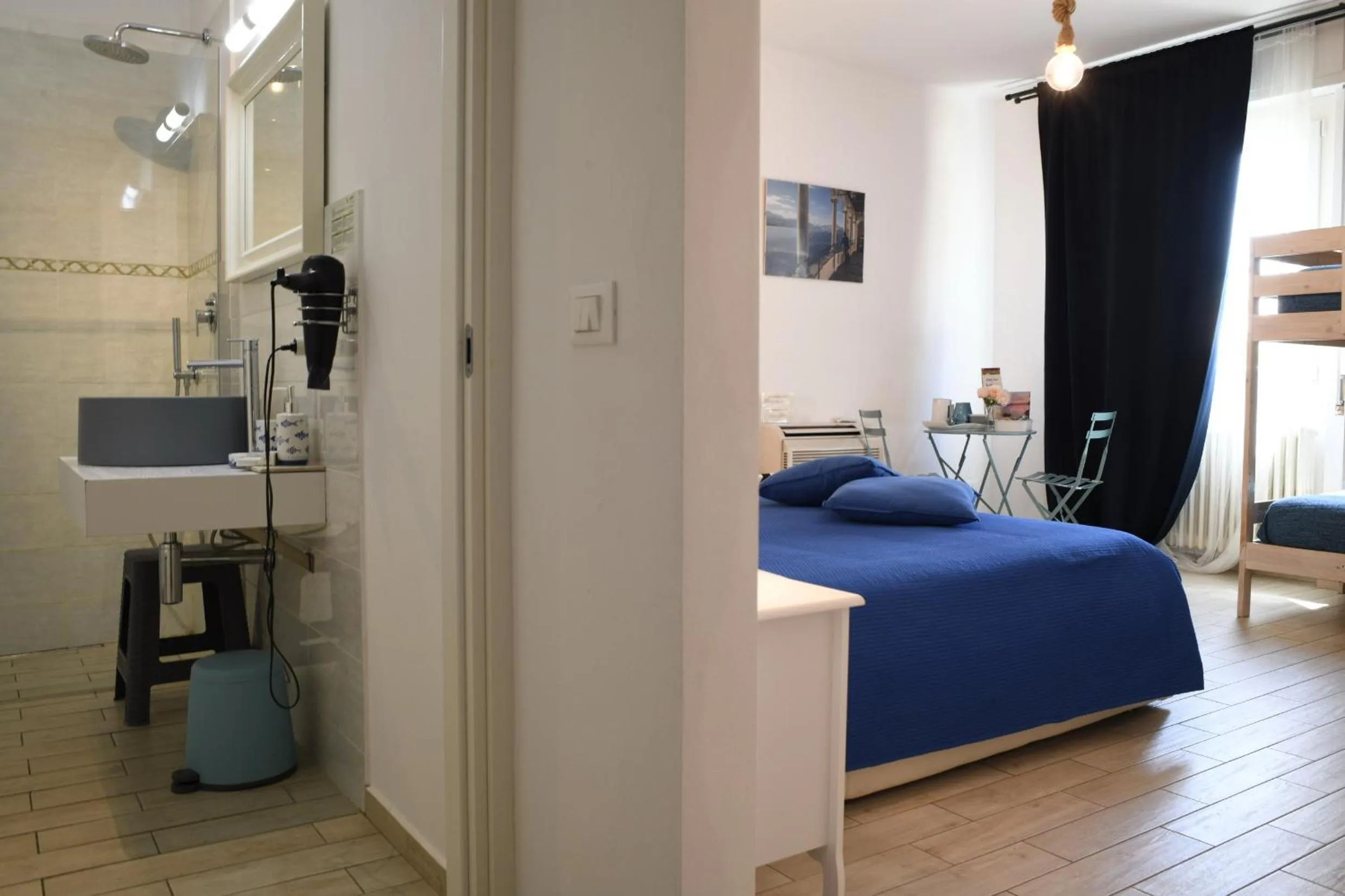 Bed in B&B La Rosa del Lago