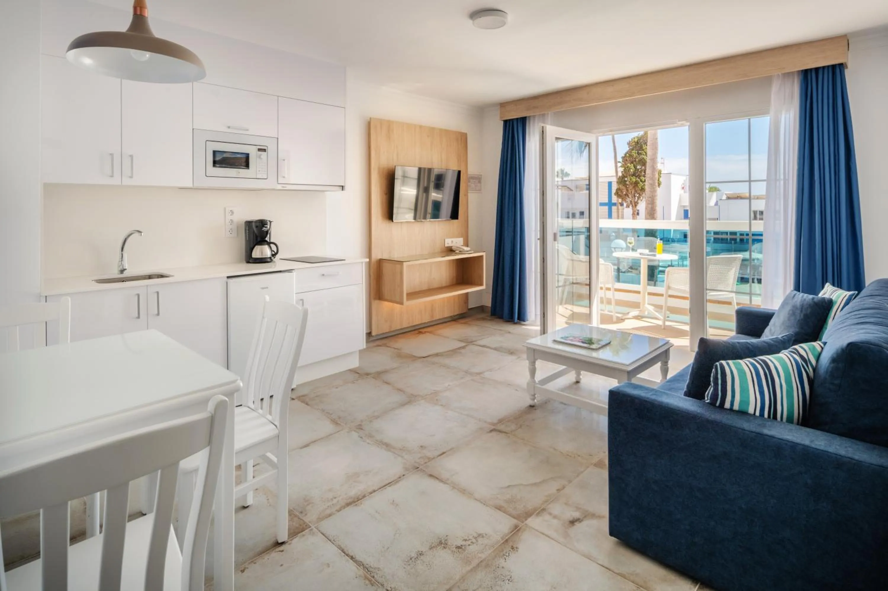 Living room in Suite Hotel Montana Club