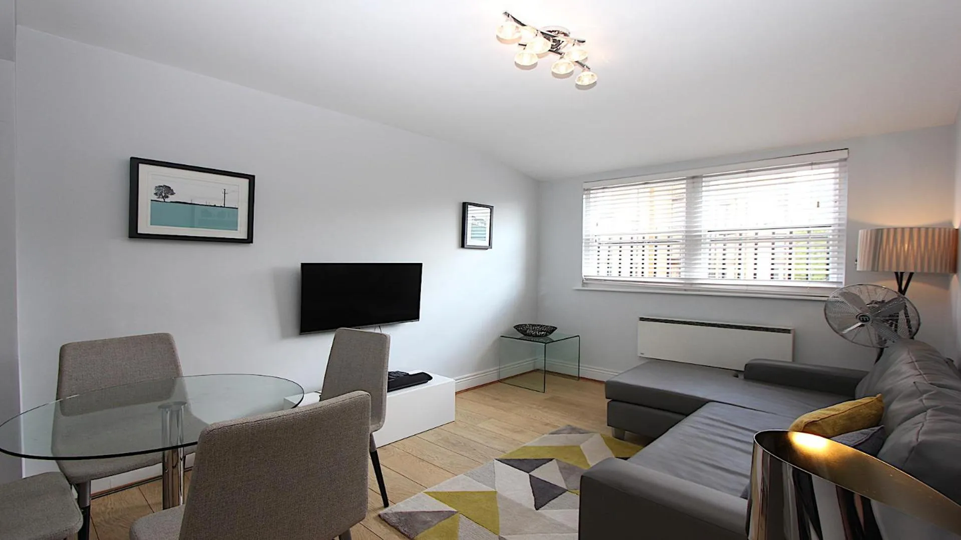 TV and multimedia in Chiltern Street Serviced Apartments - Marylebone