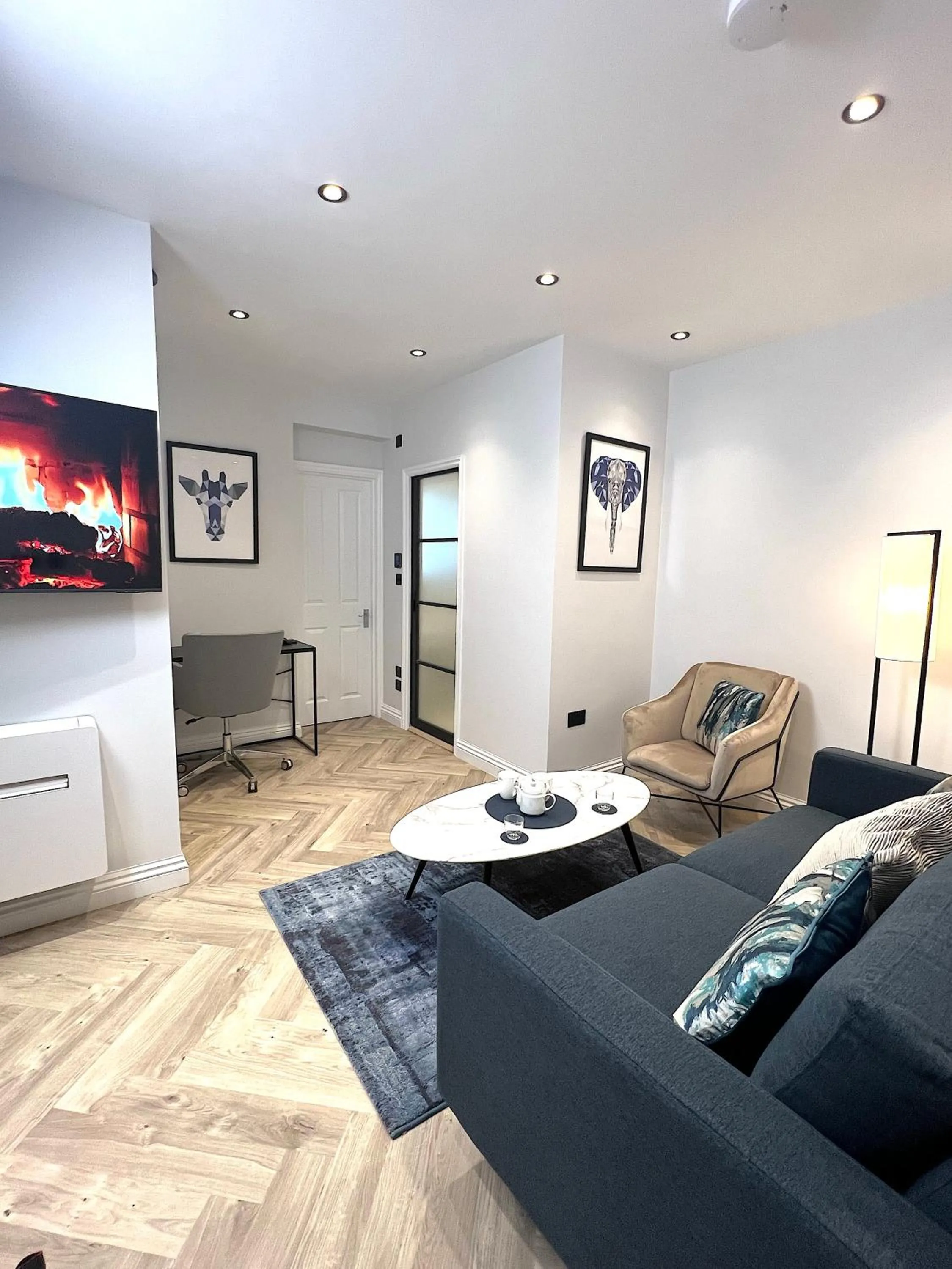 TV and multimedia in Chiltern Street Serviced Apartments - Marylebone