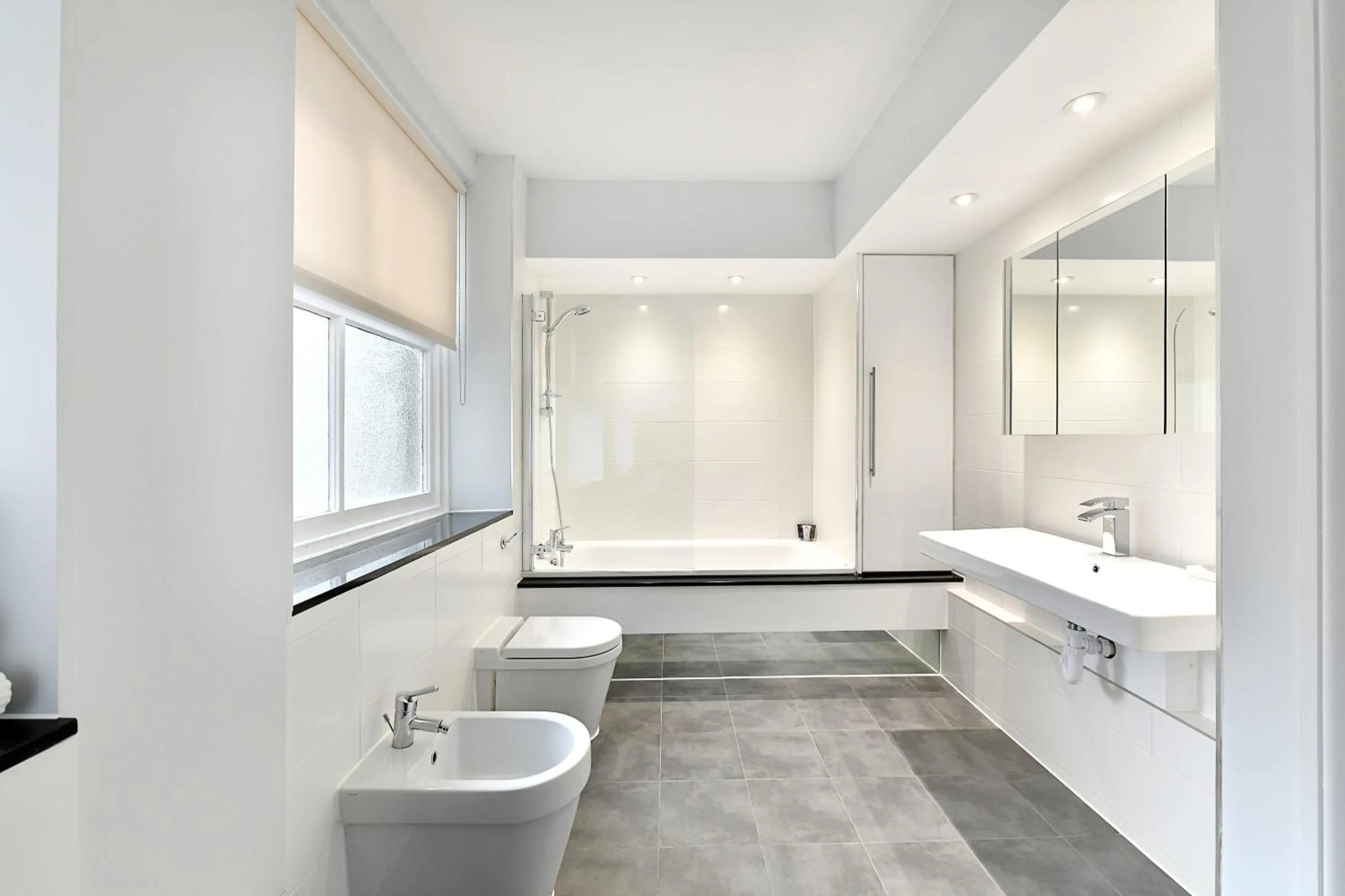 Shower in Chiltern Street Serviced Apartments - Marylebone