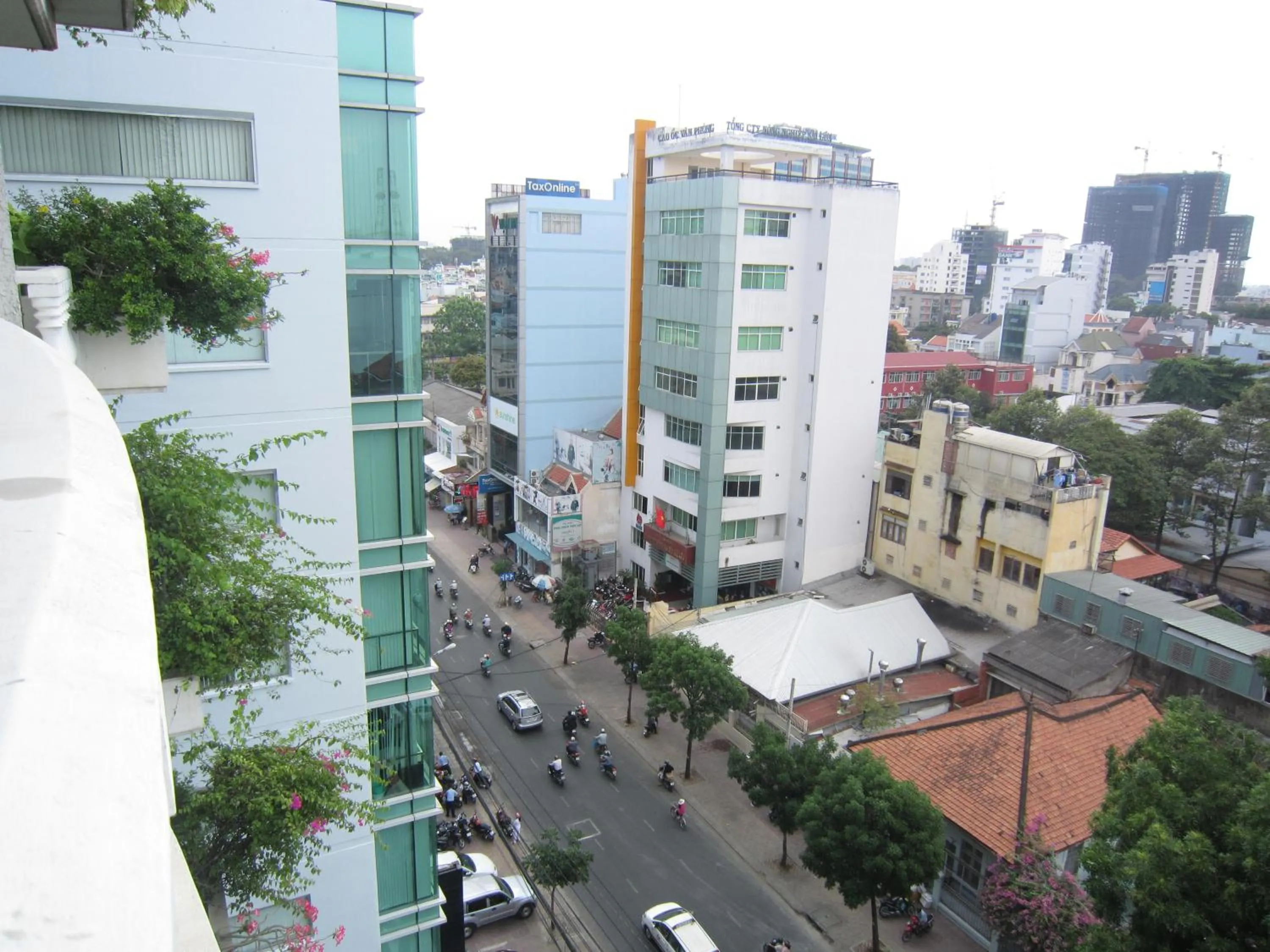Street view in Saigon Court Serviced Apartment