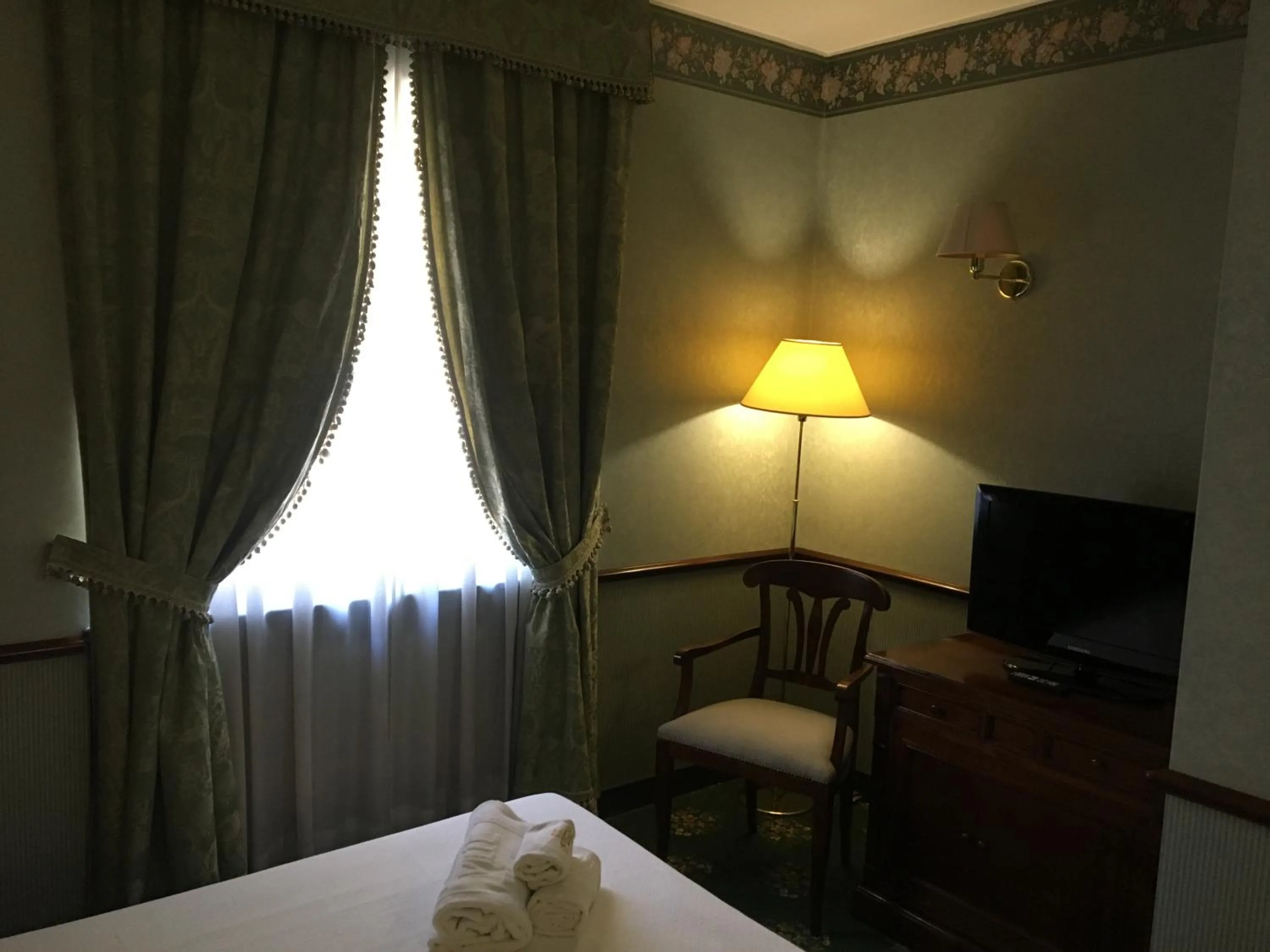 Bed in Hotel De La Ville