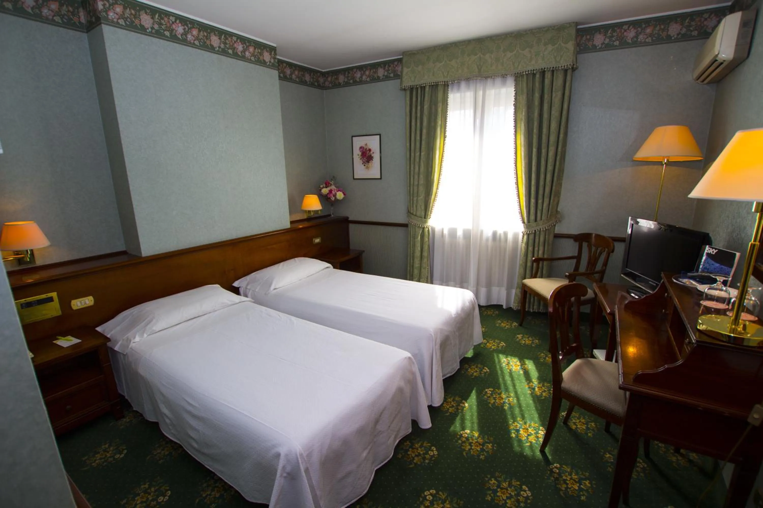 Bedroom, Bed in Hotel De La Ville