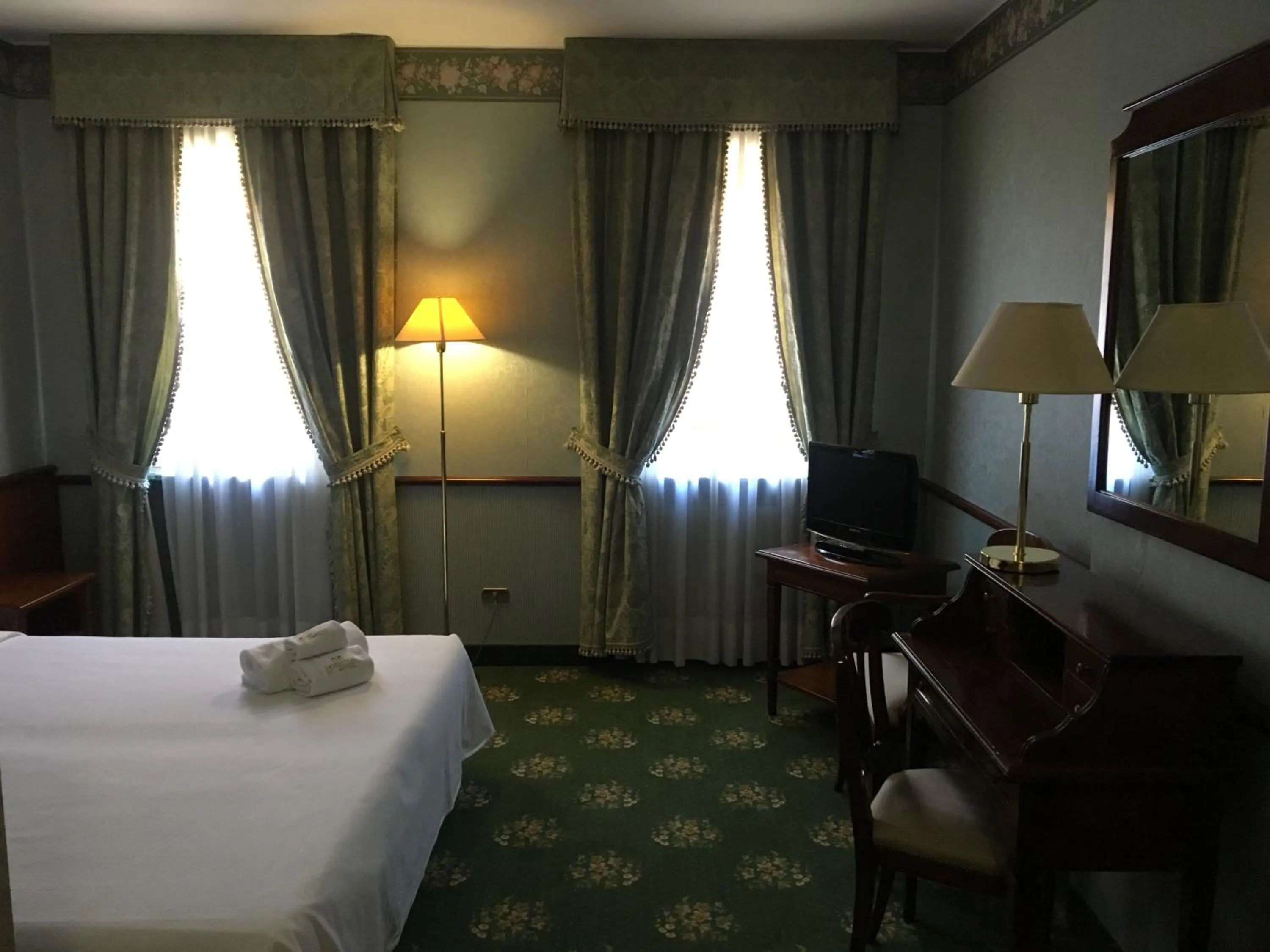 Bed in Hotel De La Ville