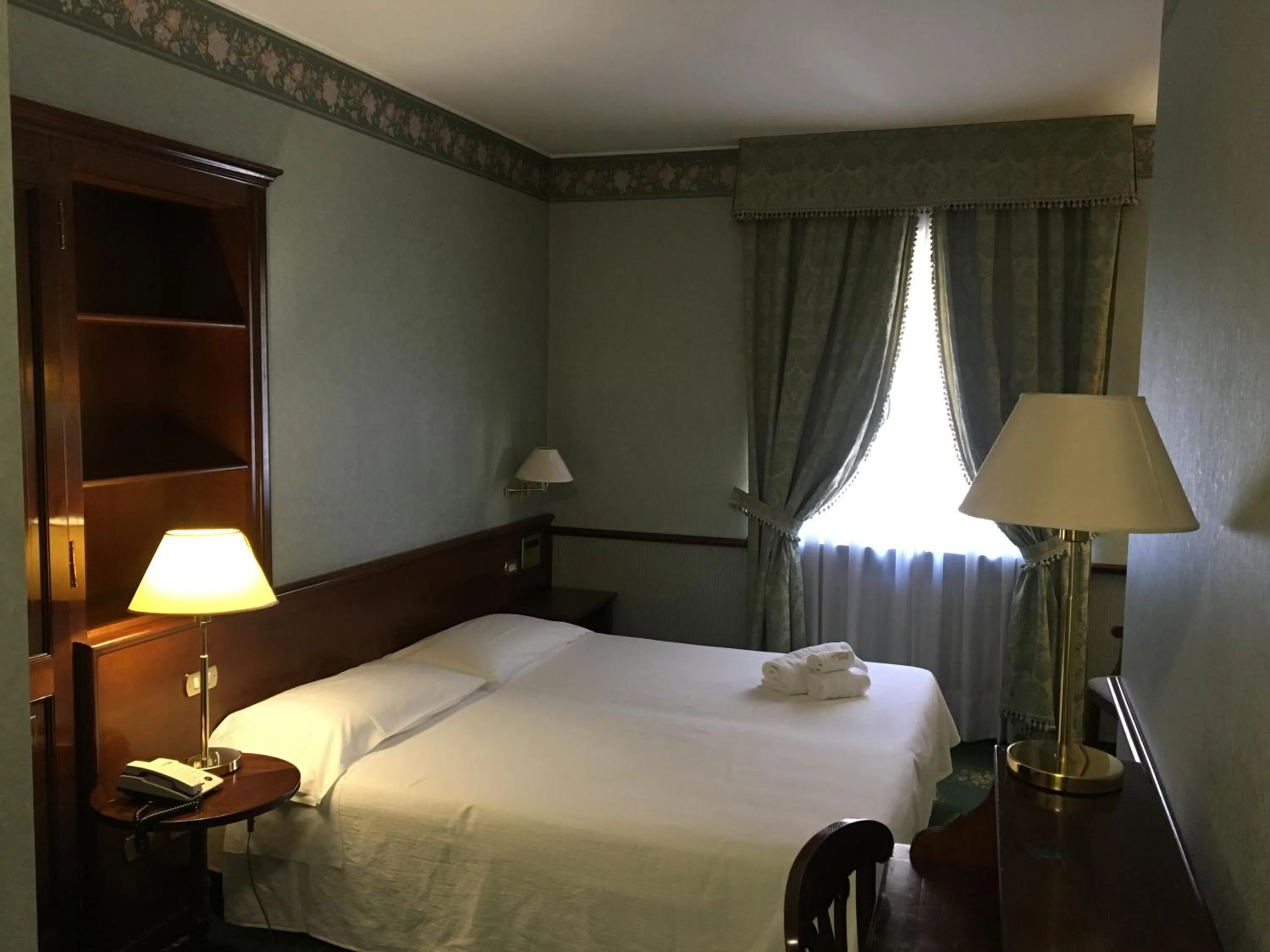 Bed in Hotel De La Ville