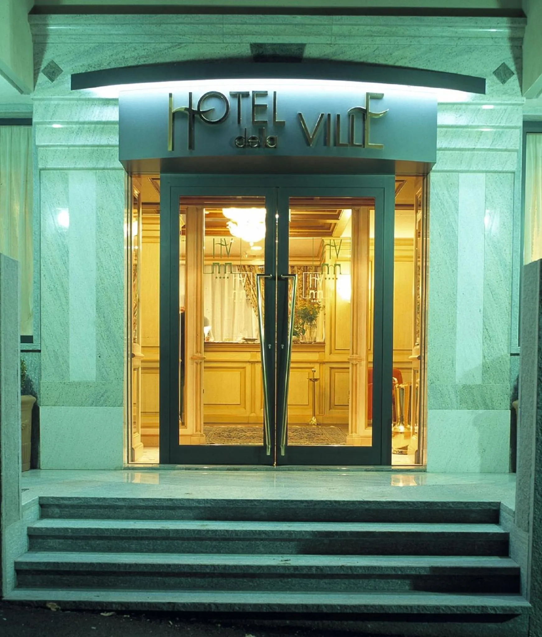 Facade/entrance in Hotel De La Ville