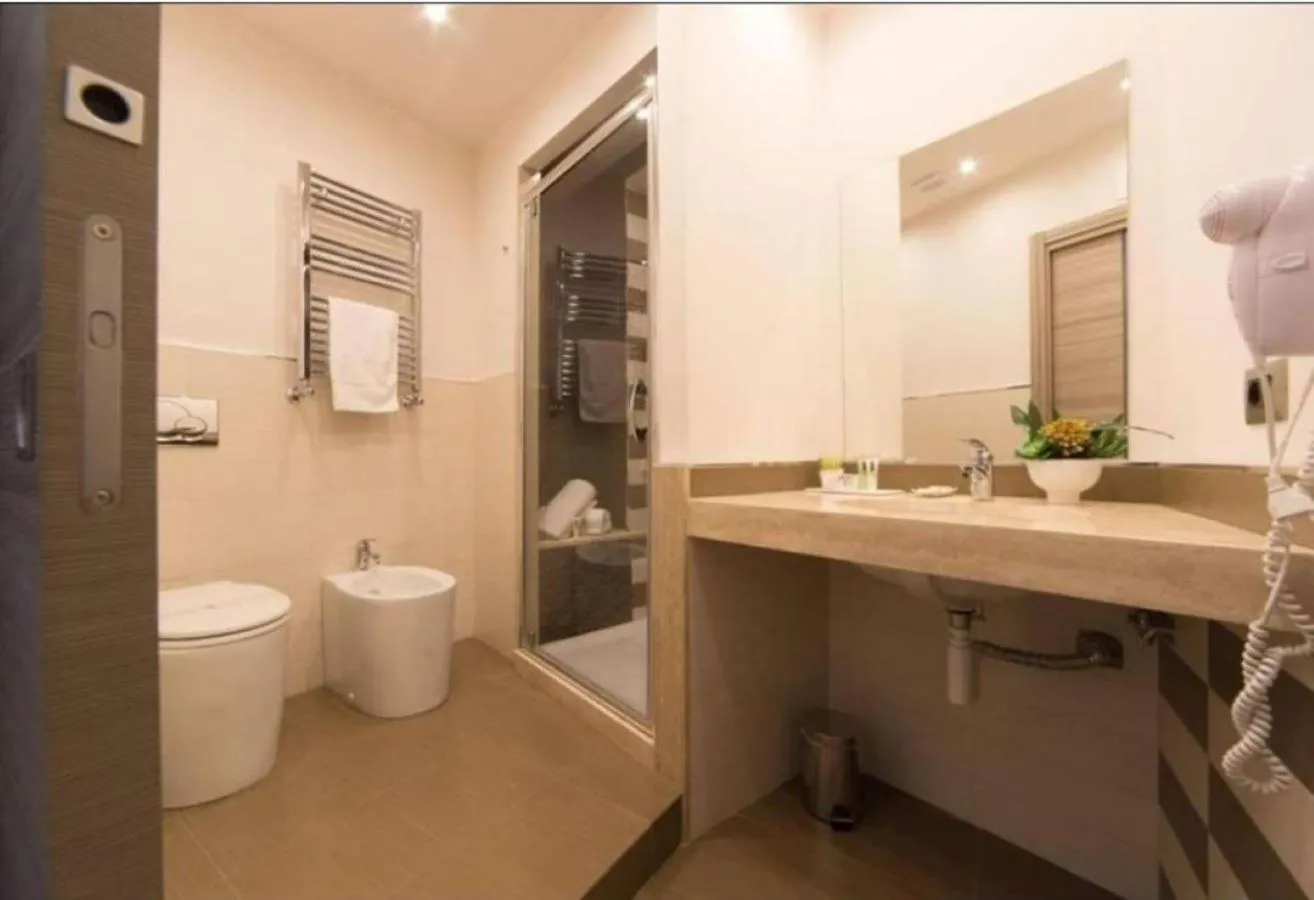 Shower in Palazzo Sisto Exclusive Rooms