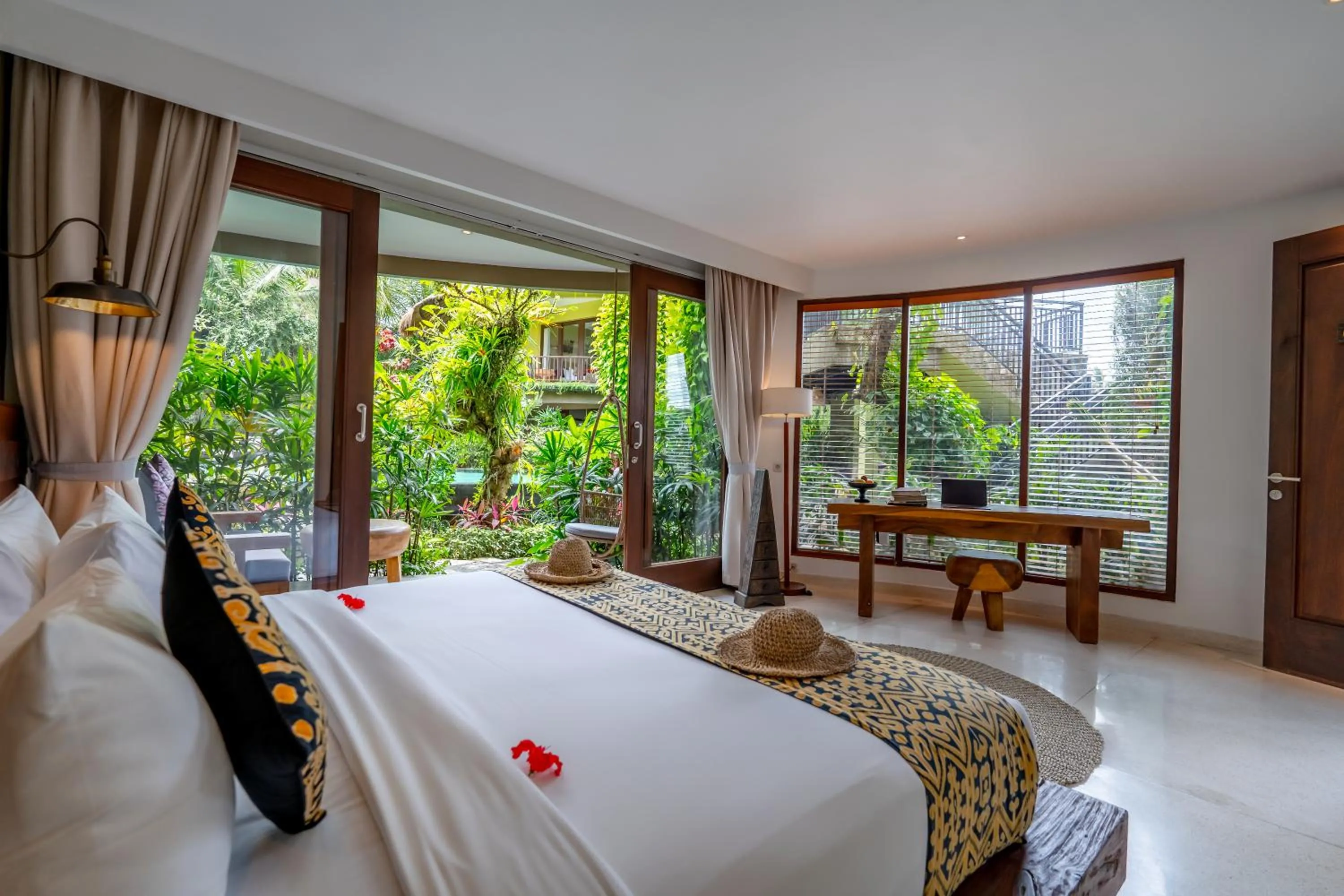 Property building, Bed in Honai Resort