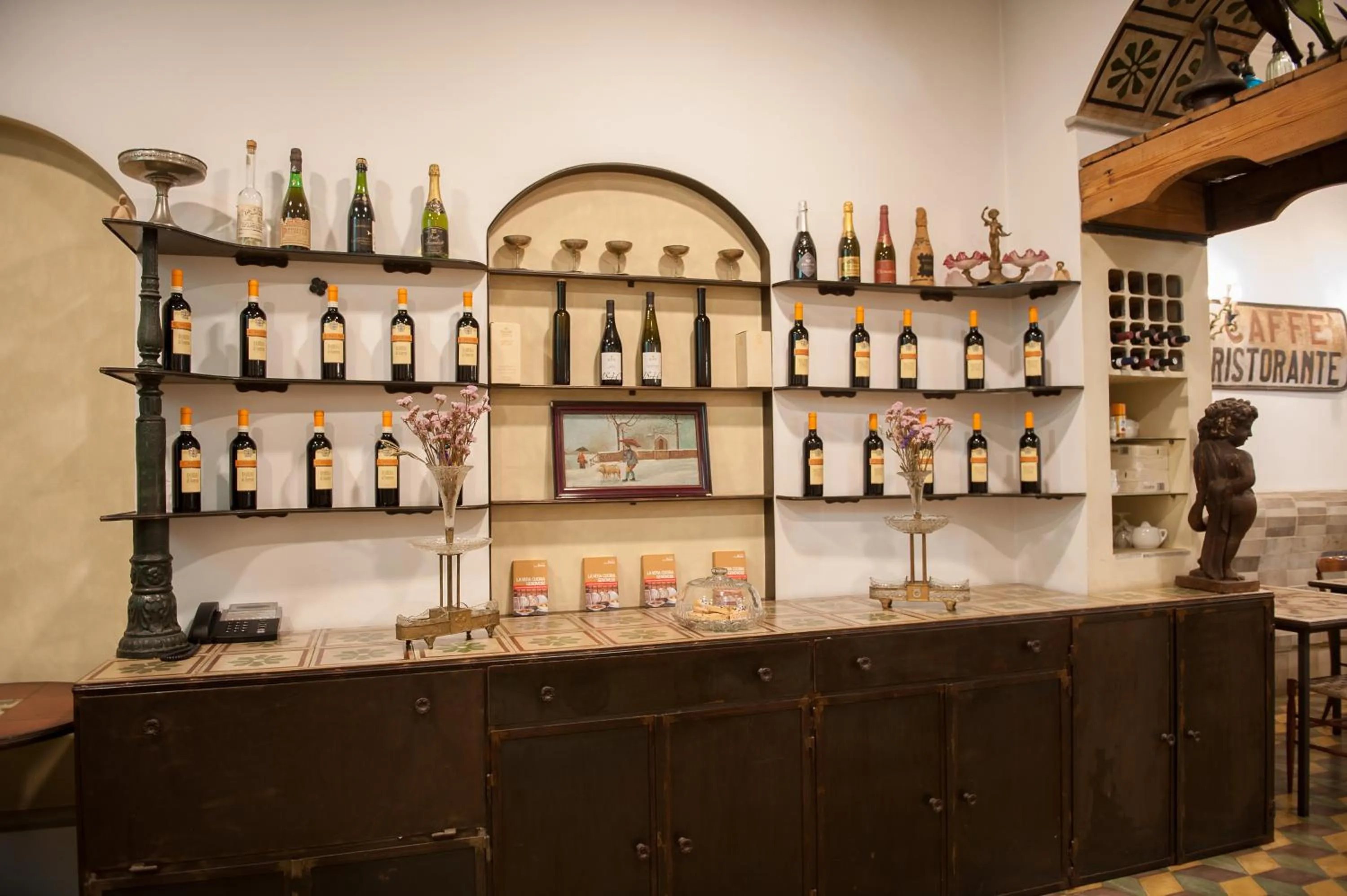 Restaurant/places to eat in Albergo Vittoria