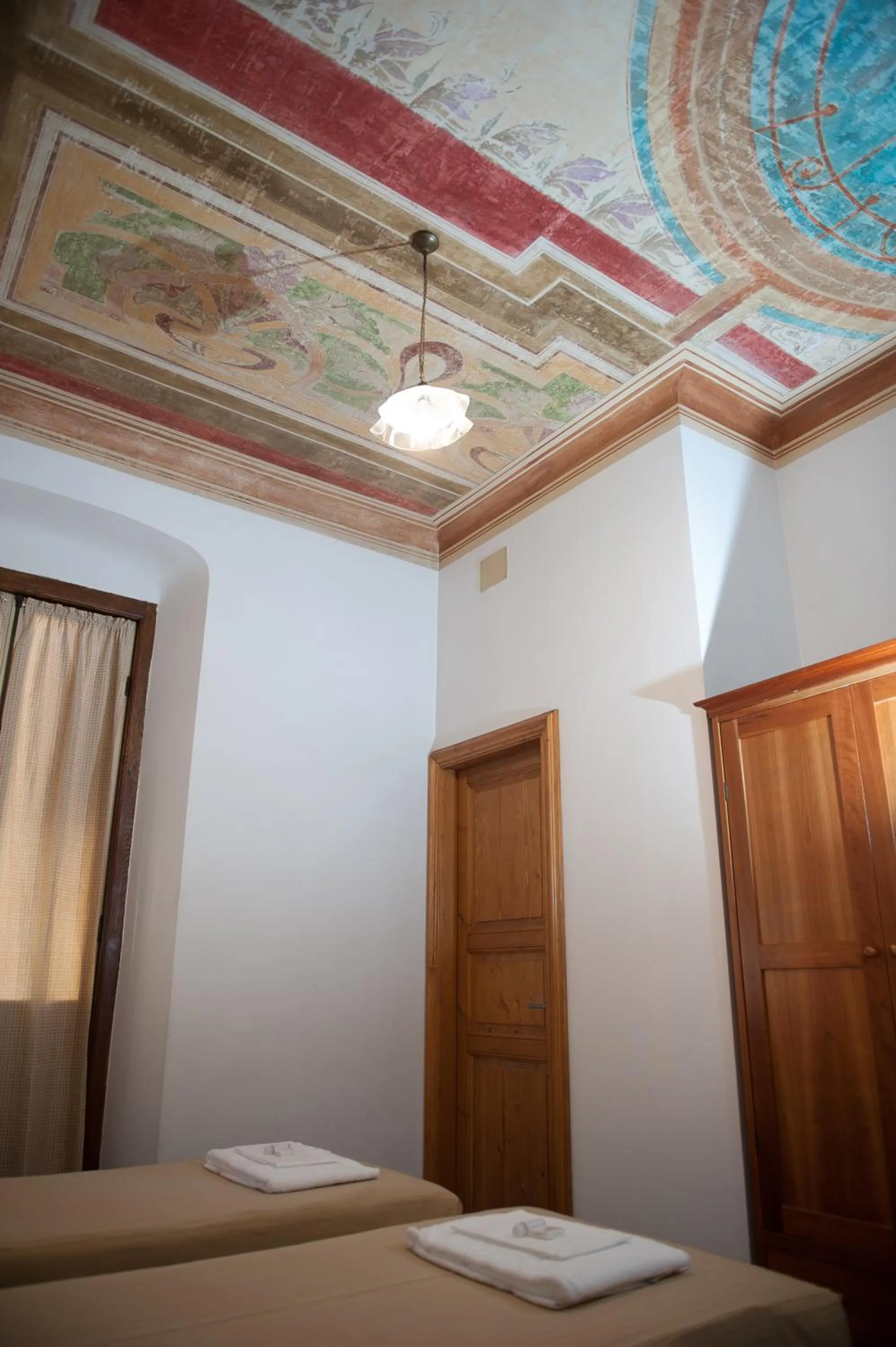 Decorative detail in Albergo Vittoria