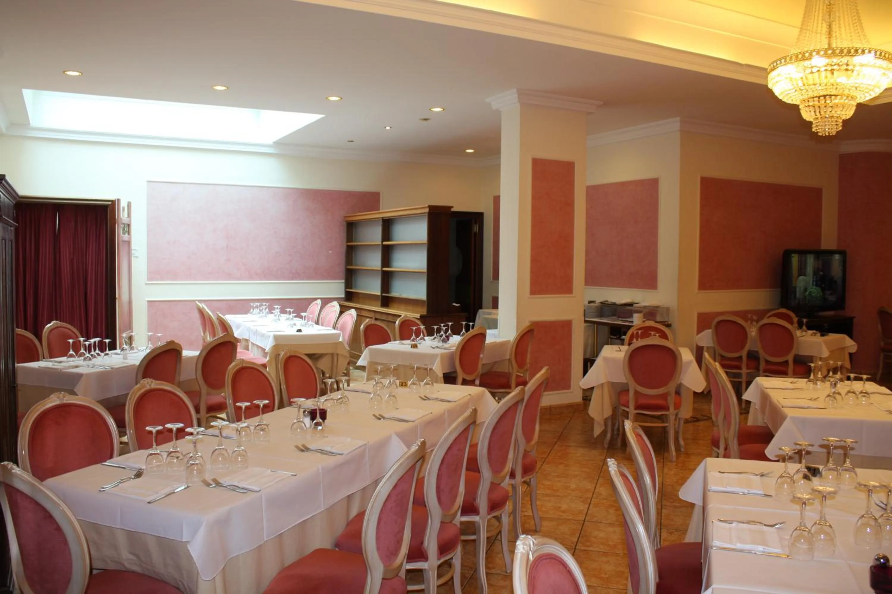 Restaurant/places to eat in Grand Hotel degli Angeli