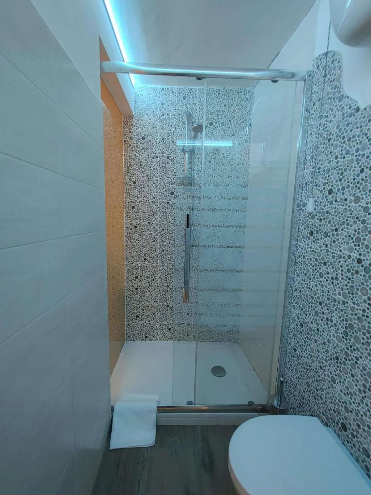 Shower in Borgo Sciugolo