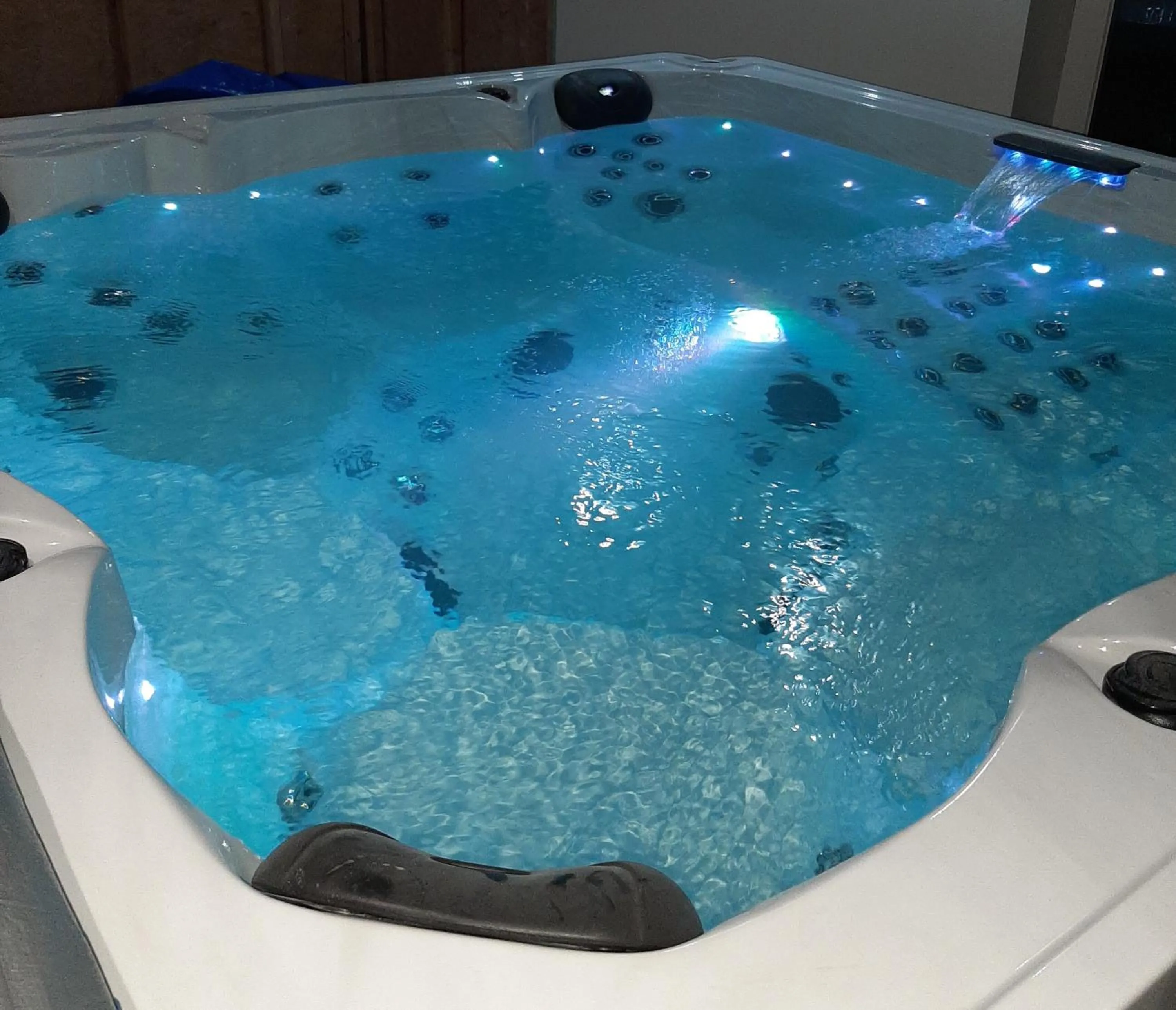 Hot Tub in La Couture du Charme