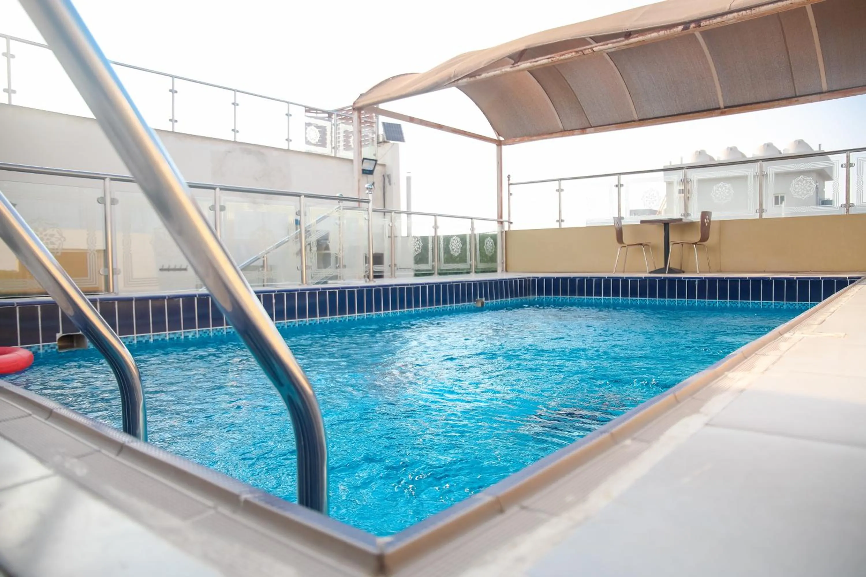Swimming pool in شقق ارين البساتين
