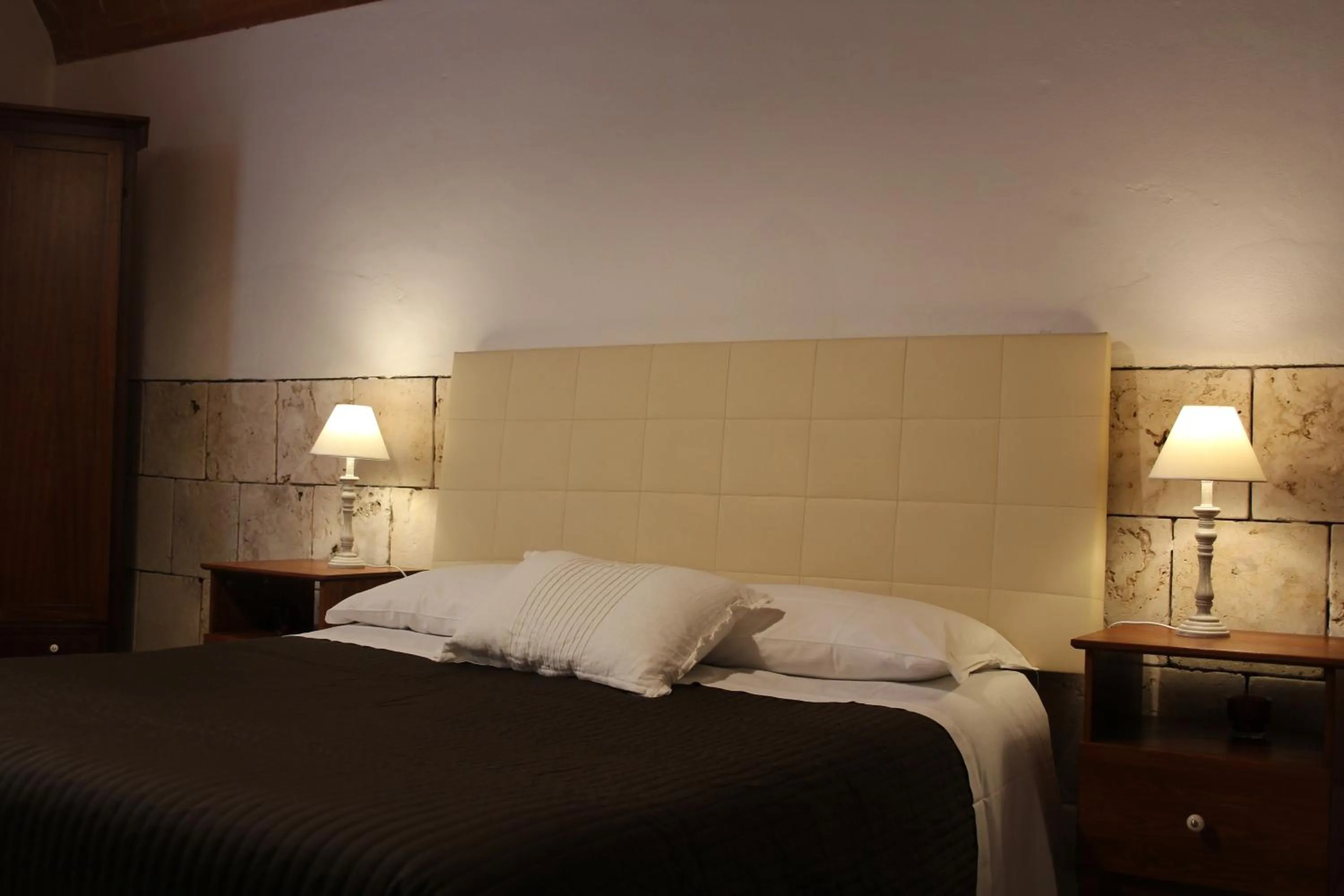 Photo of the whole room, Bed in Bed & Tower