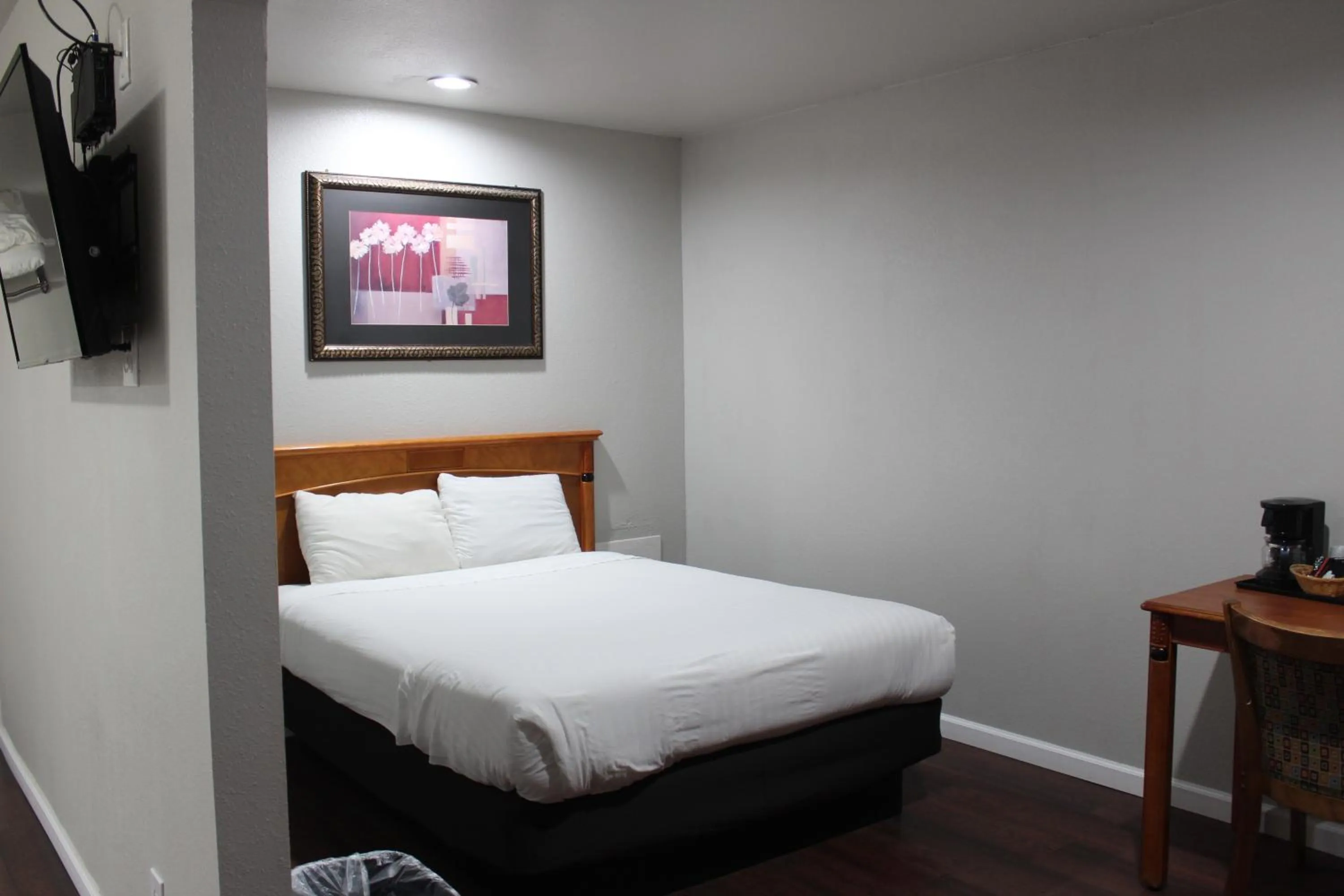 Bed in Thunderbird Motel Las Vegas/ New Mexico