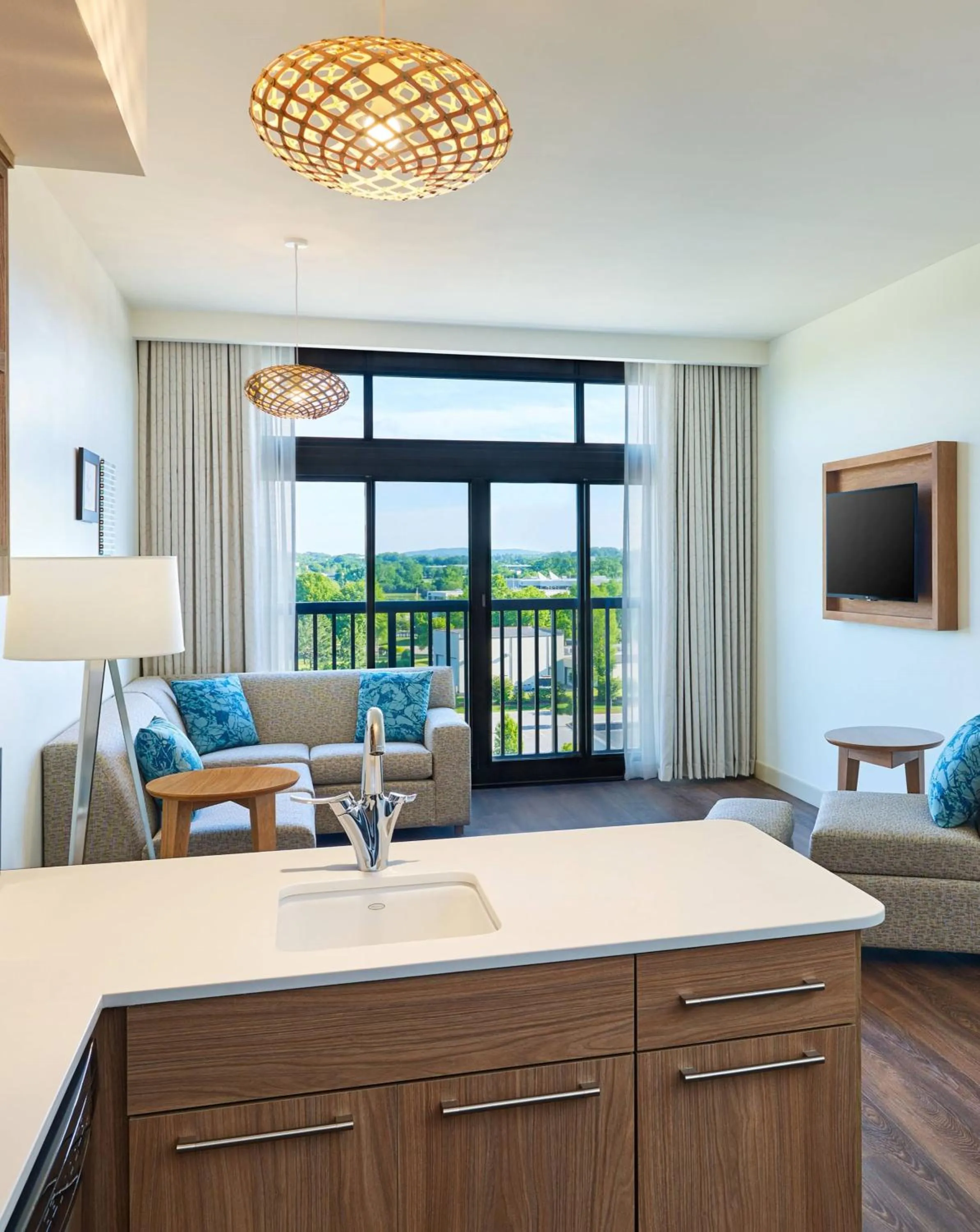 kitchen, Bed in Element Huntsville