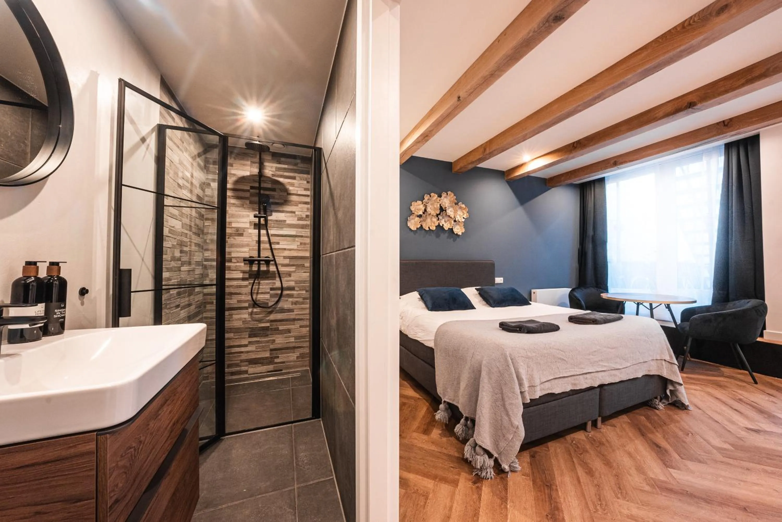 Bed in Familie Hotel & Apartments Alkmaar