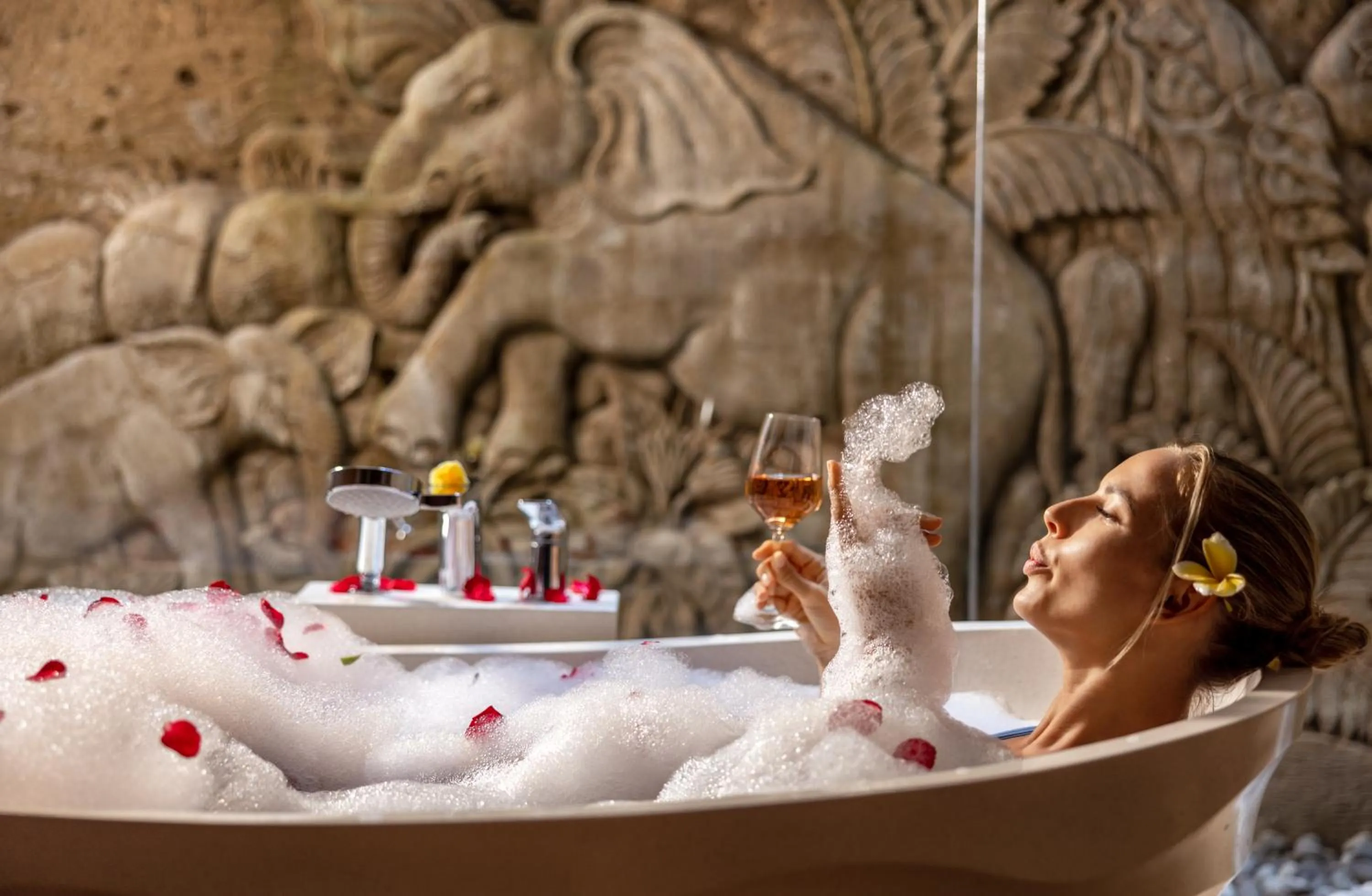 Massage in The Alena Resort a Pramana Experience