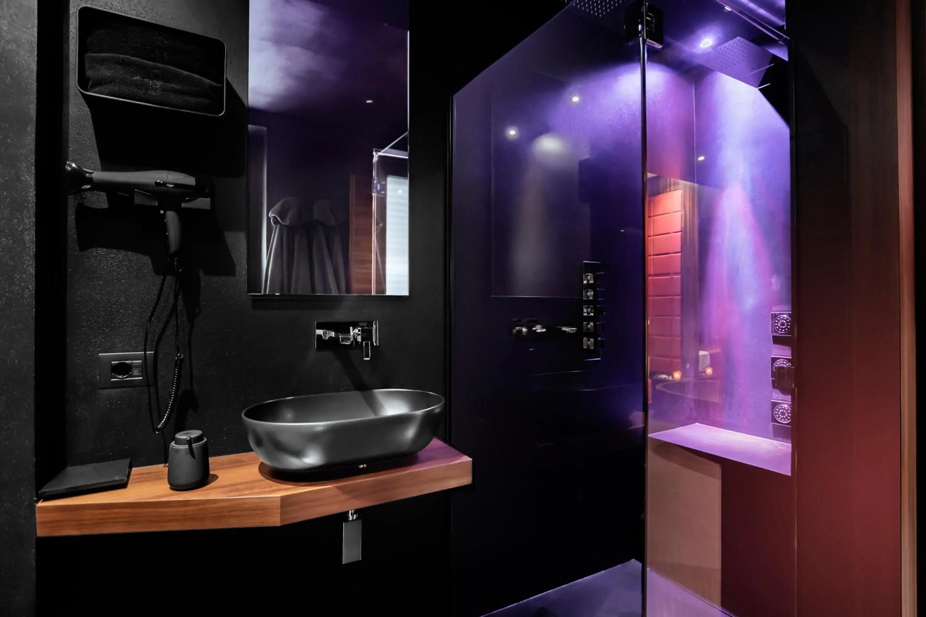 Shower in Hotel Orizzonte