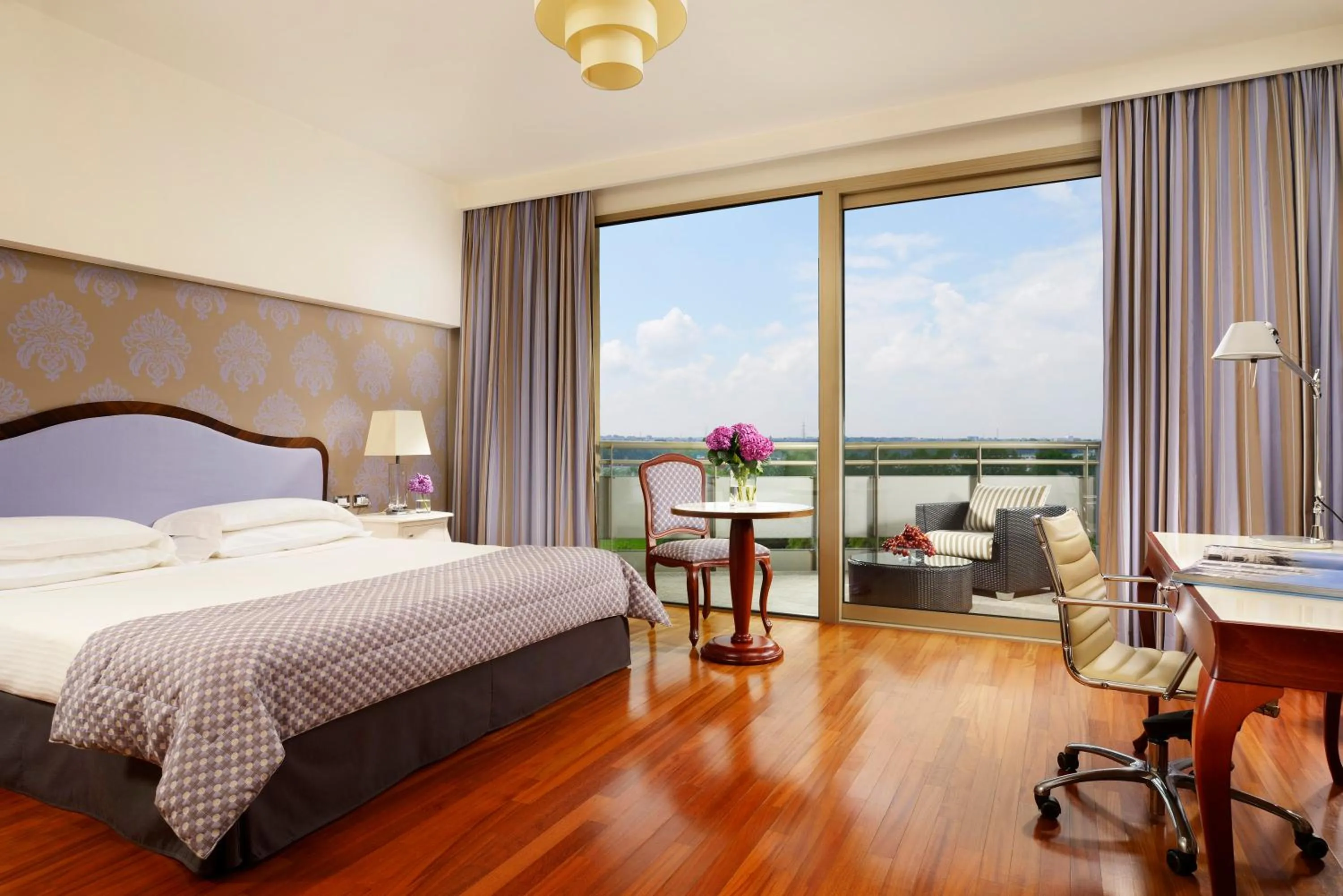 Bedroom, Bed in UNA Hotels Expo Fiera Milano