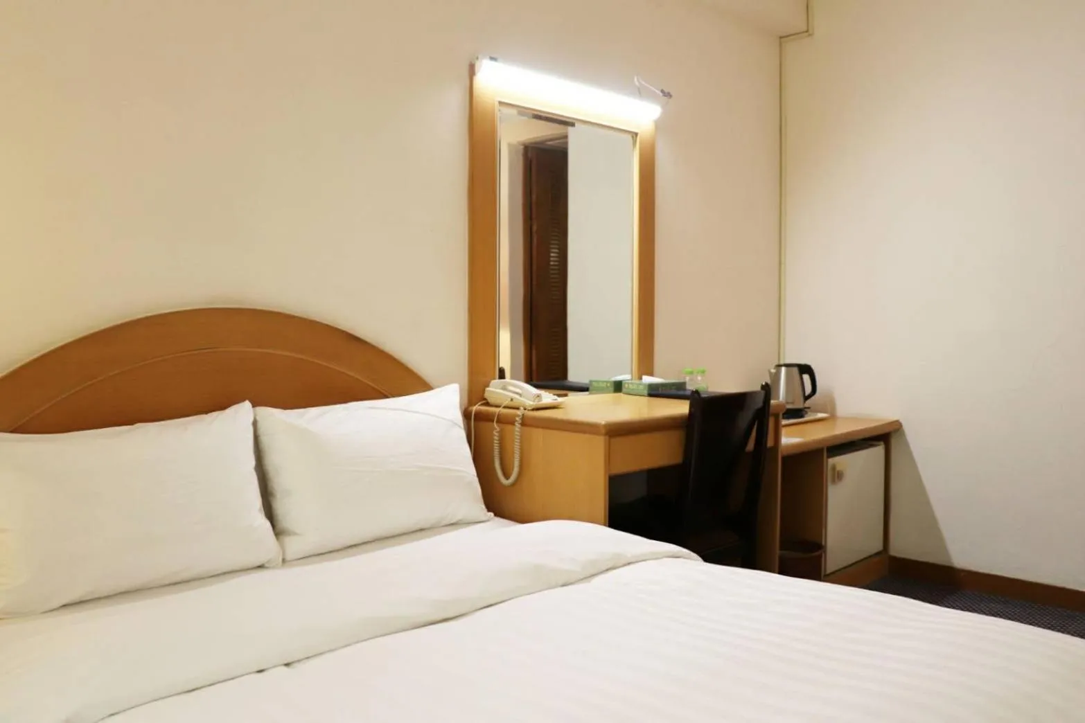 Photo of the whole room in Oriental Hotel