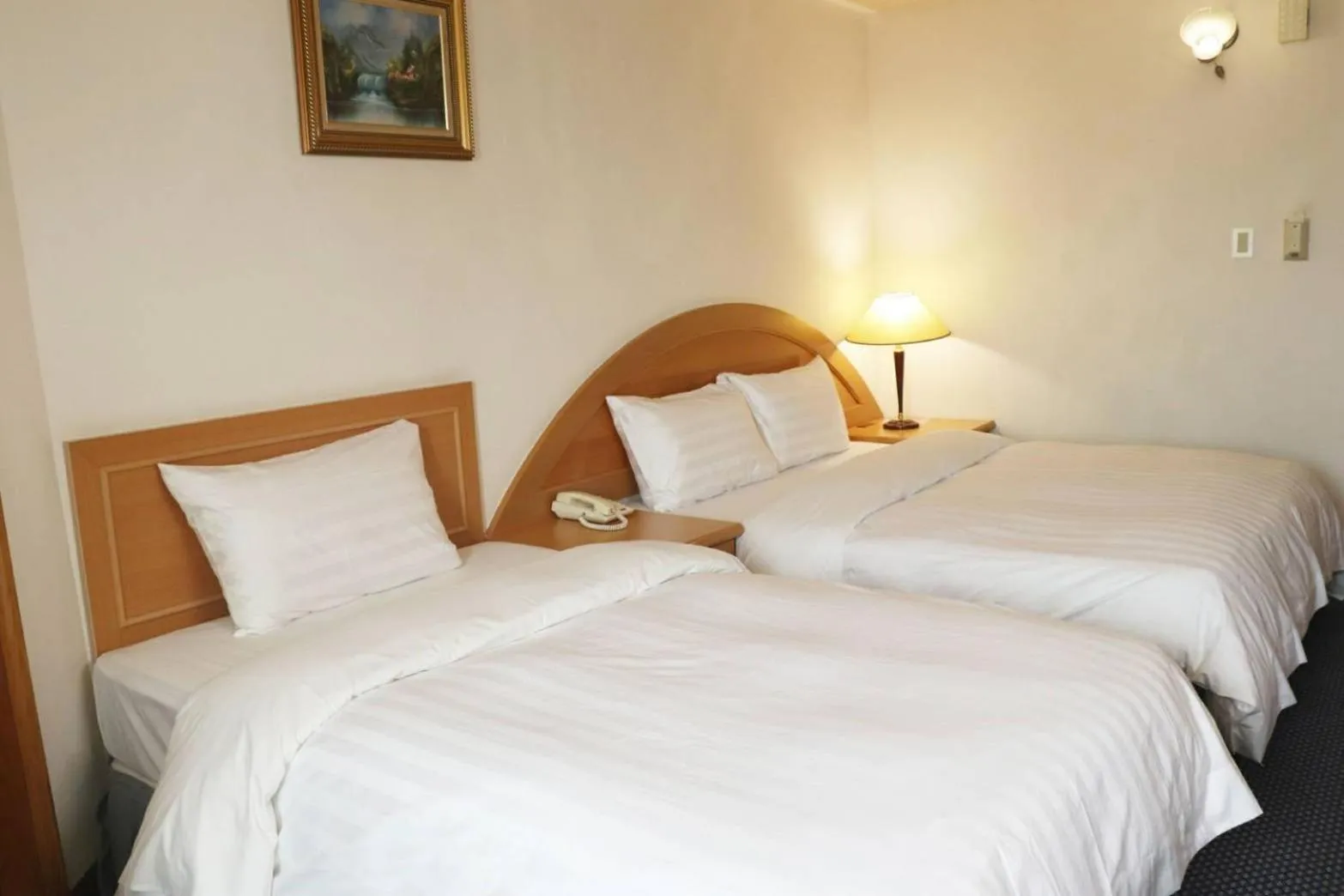 Photo of the whole room in Oriental Hotel