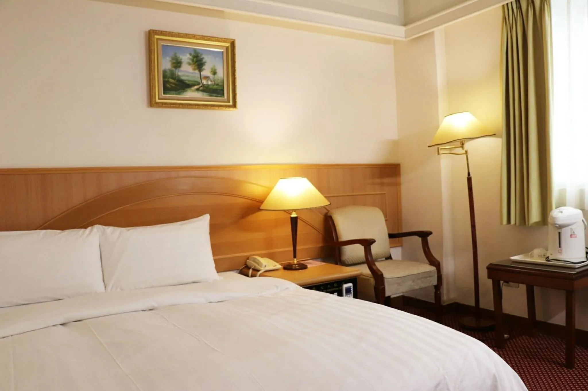 Photo of the whole room in Oriental Hotel