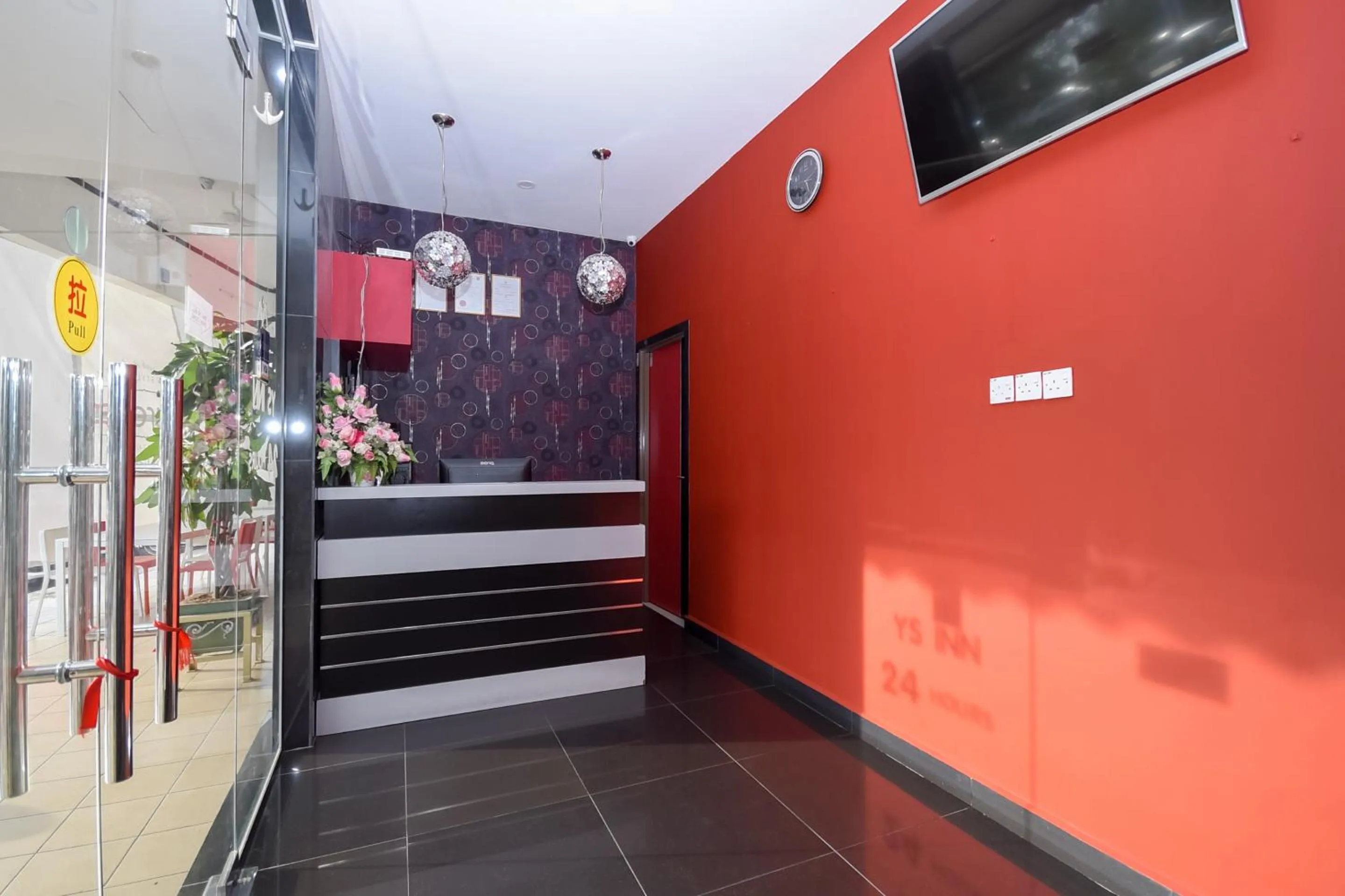 Lobby or reception in Hotel O Ys Inn