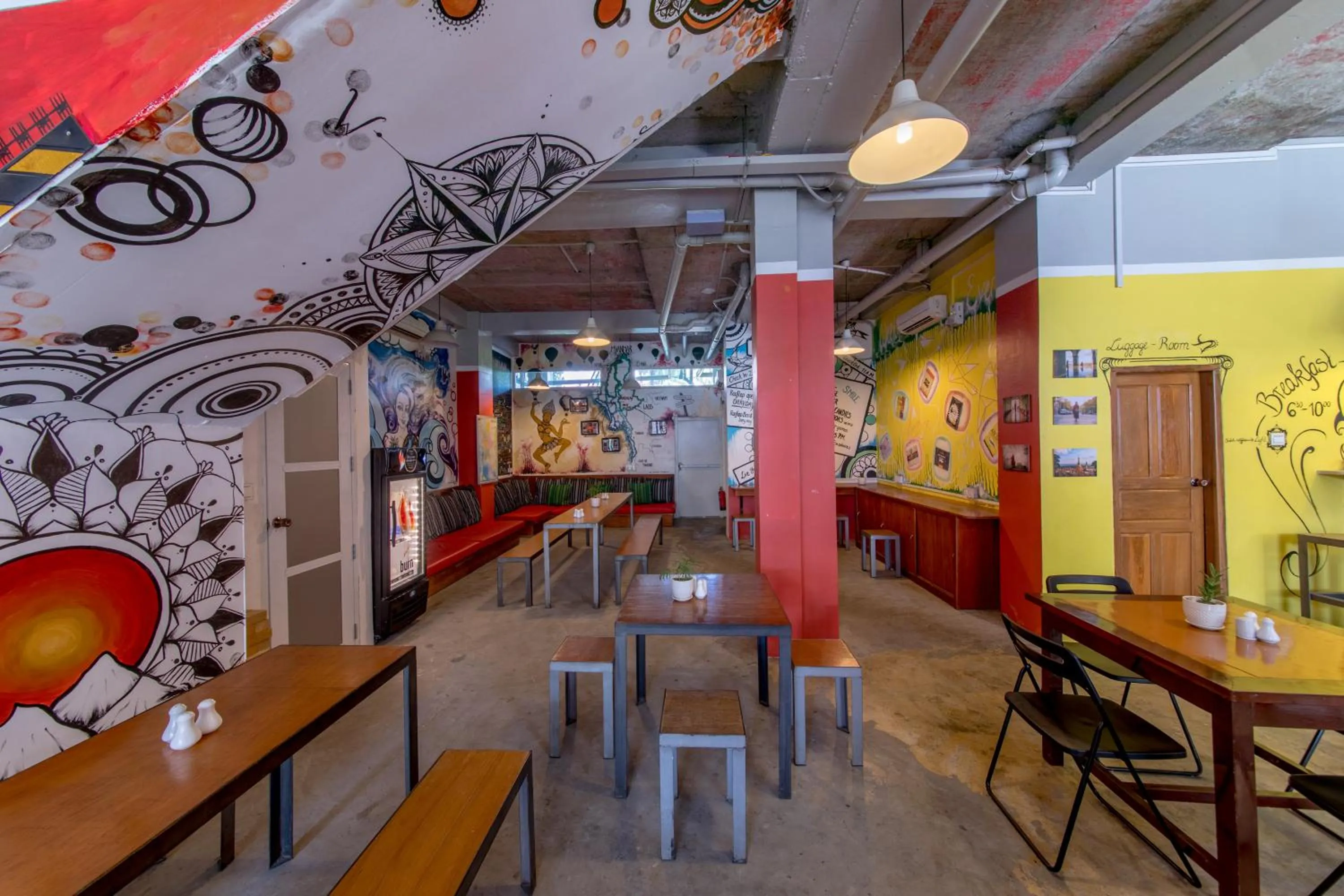 Restaurant/places to eat in Ostello Bello Mandalay